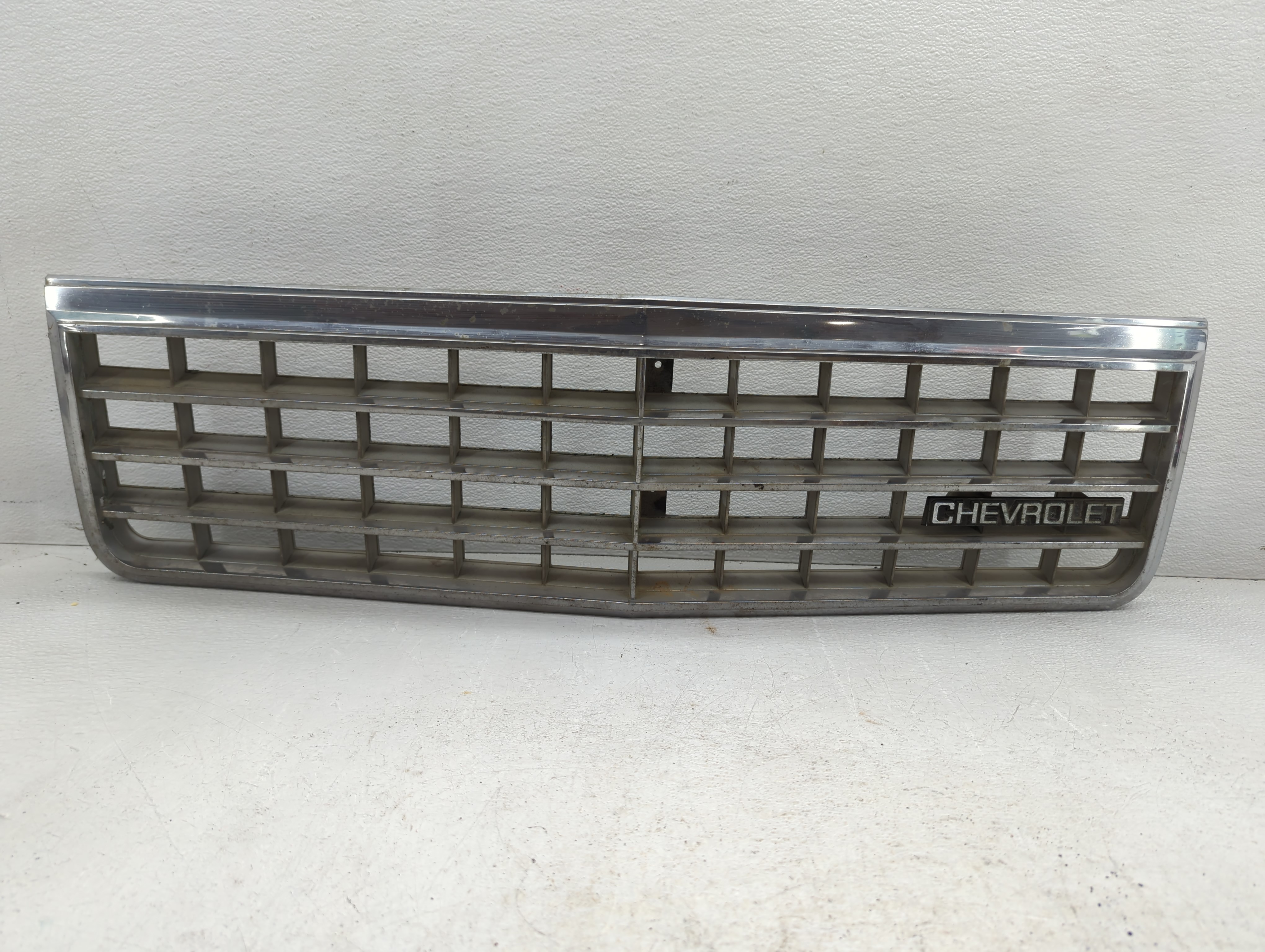 Picture of 1985 Chevrolet Impala Front Bumper Grille Cover 778478