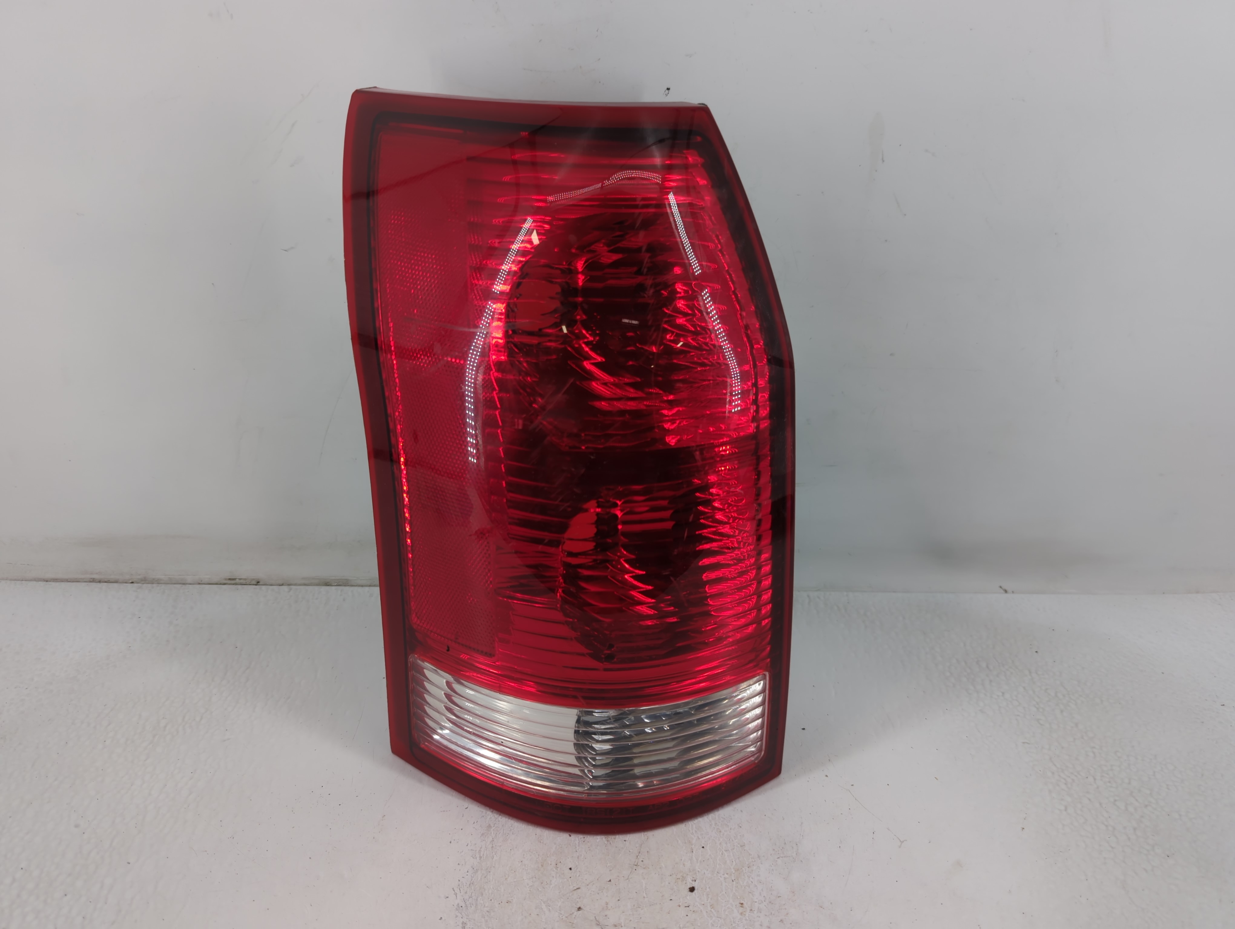 2004-2007 Saturn Vue Driver Left Side Tail Light Taillight Oem 778494 - Oemusedautoparts1.com