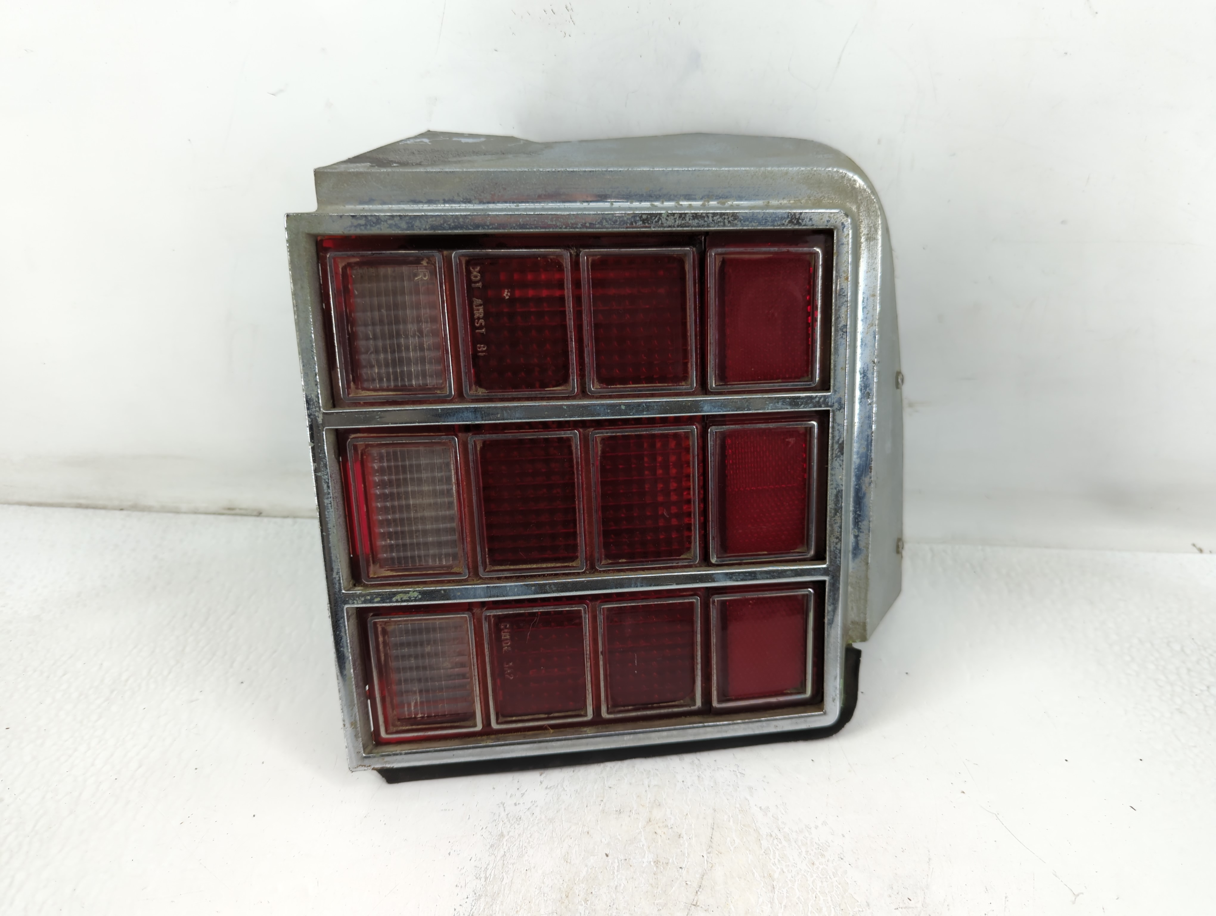 Picture of 1981 Oldsmobile Cutlass Passenger Right Side Tail Light Taillight Oem 778500