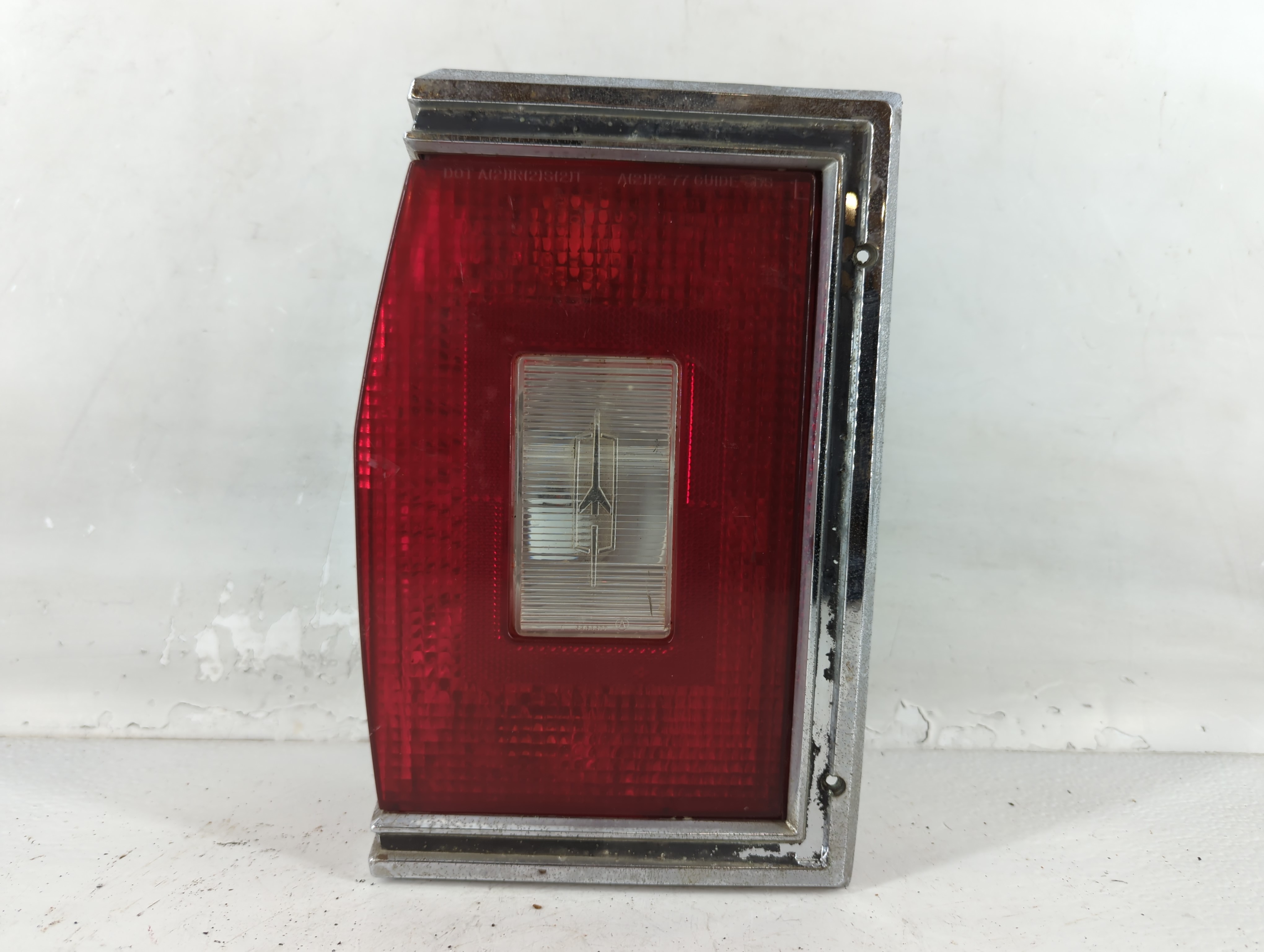 1977 Oldsmobile Custom Cruiser Driver Left Side Tail Light Taillight Oem 778556 - Oemusedautoparts1.com
