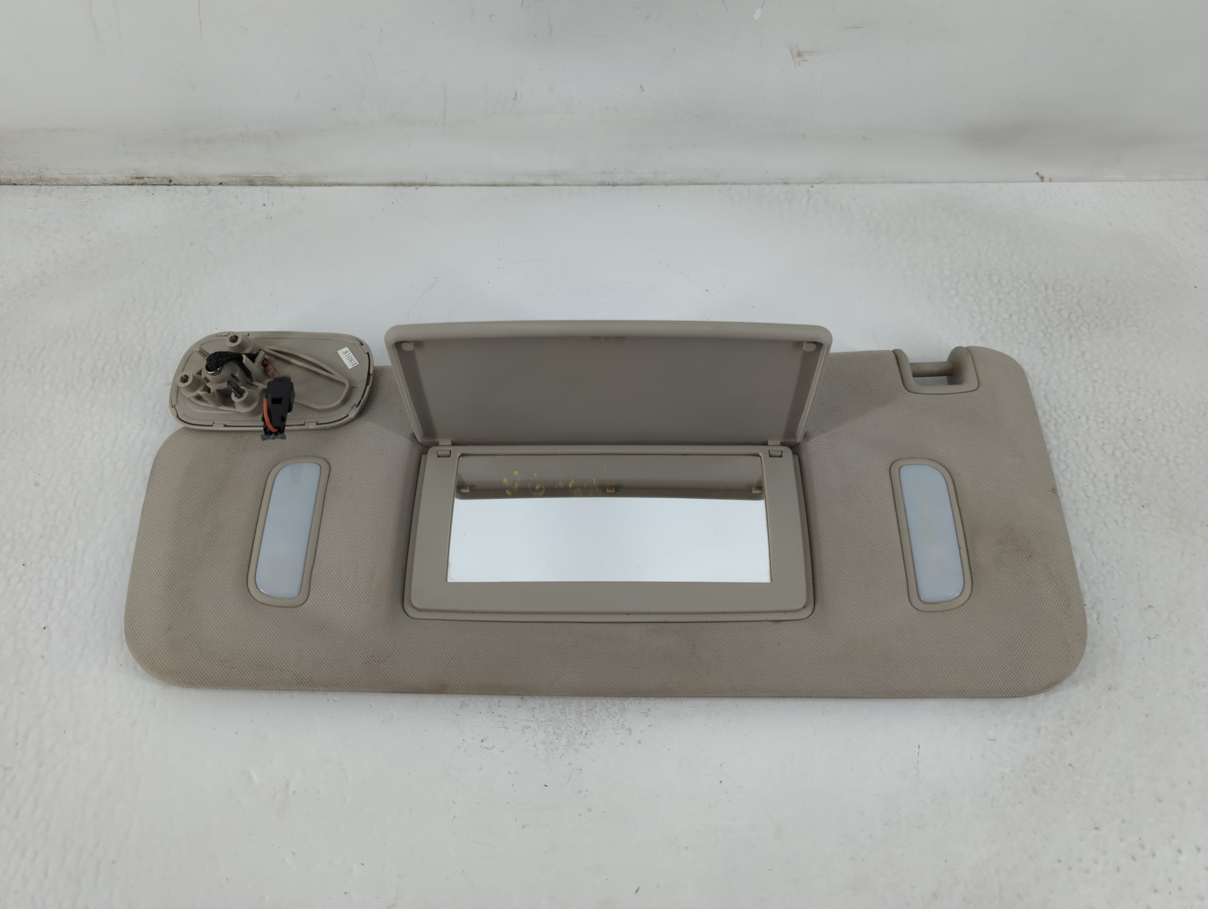 2016-2021 Chevrolet Malibu Driver Sun Visor Mirror Left Sunvisor Grey 778606 - Oemusedautoparts1.com