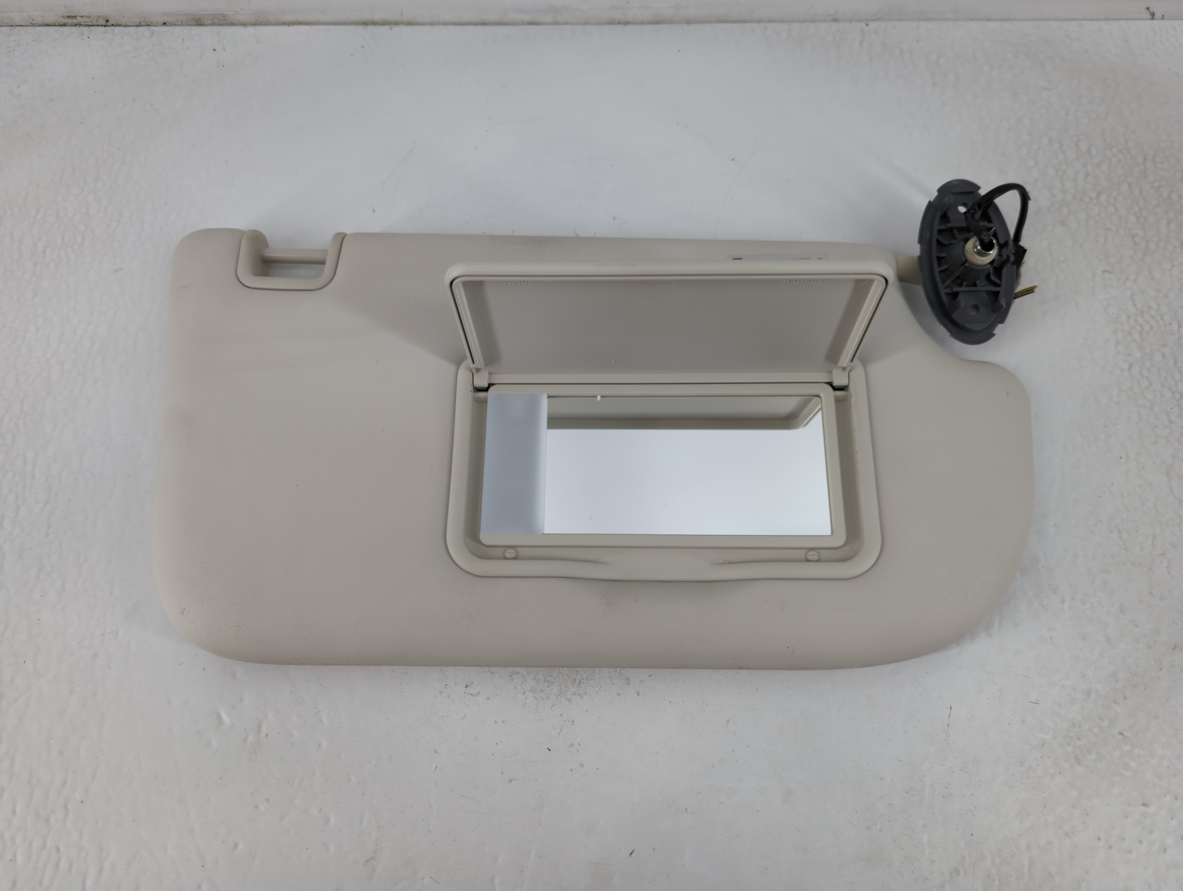 2013-2019 Ford Escape Driver Sun Visor Mirror Left Sunvisor Light Grey 778609 - Oemusedautoparts1.com