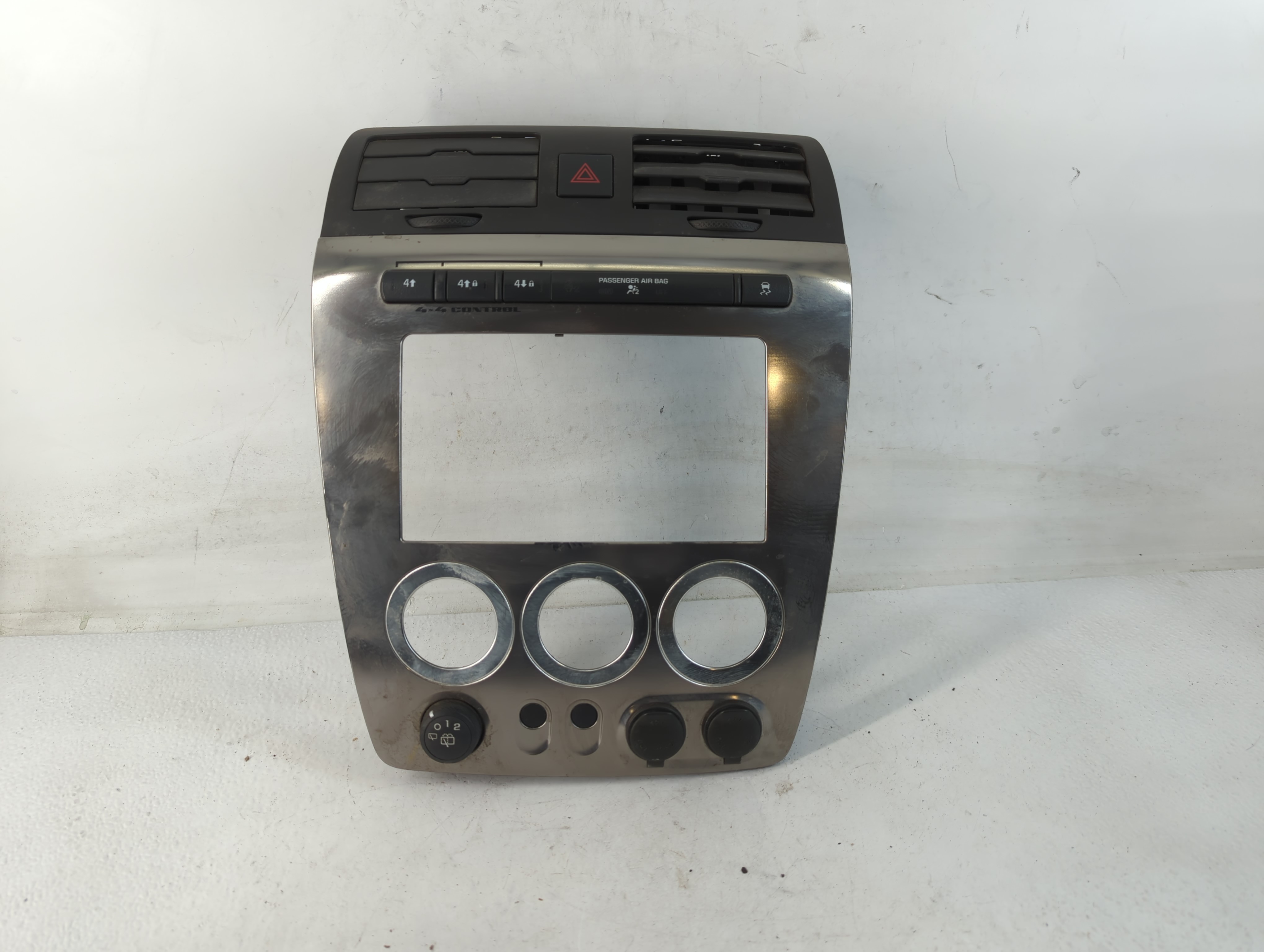 Picture of 2010 Hummer H3 Radio Control Panel 778625