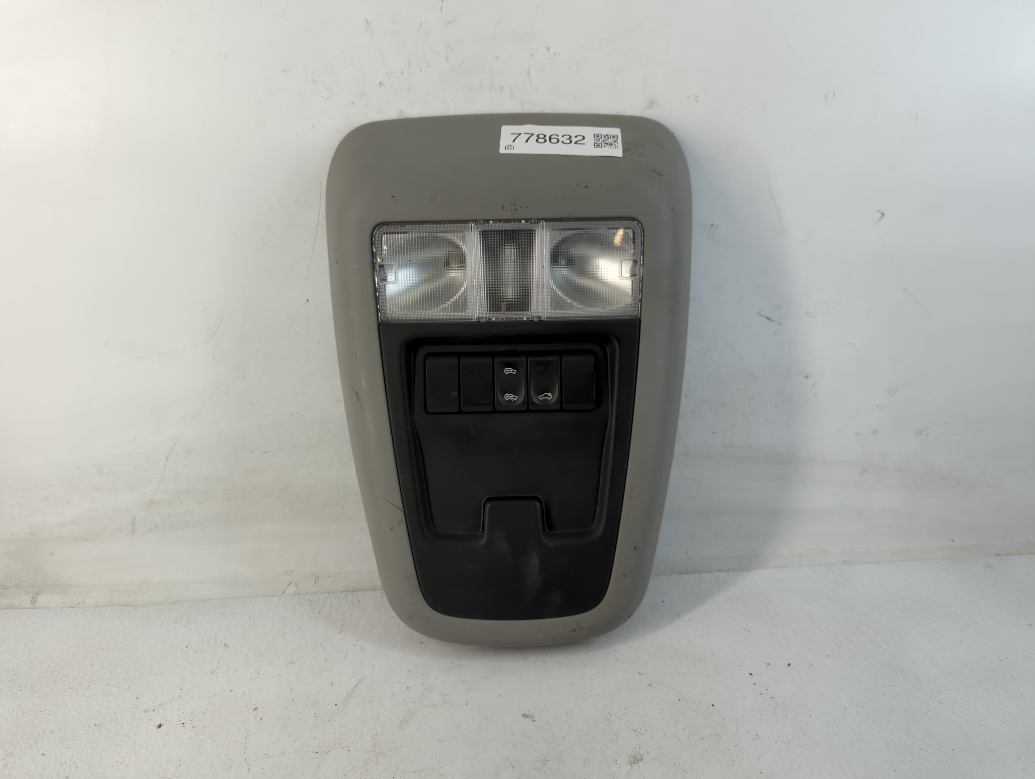 2014 Cadillac Escalade Overhead Roof Console 778632 - Oemusedautoparts1.com