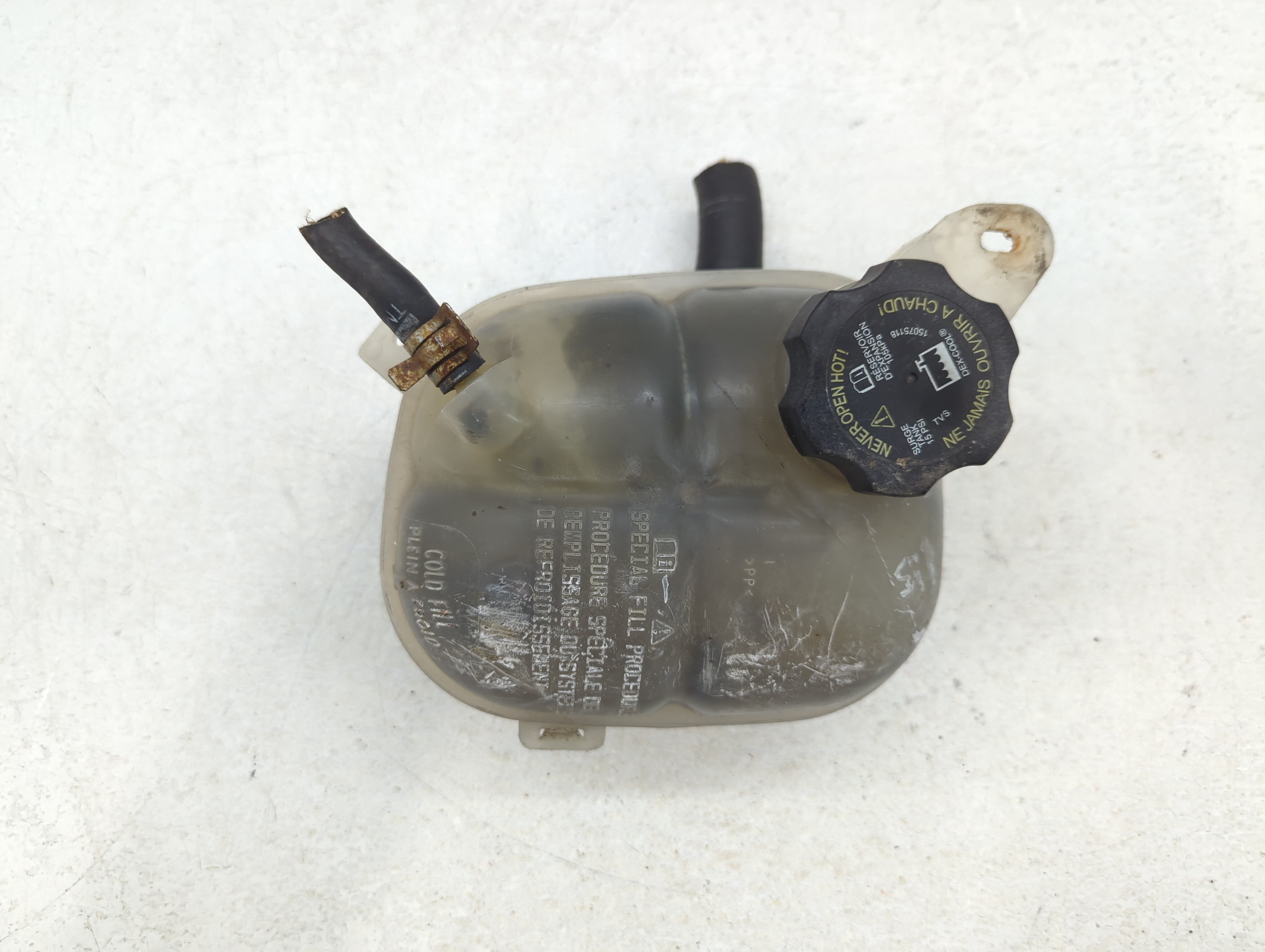 2005 Chevrolet Cobalt Radiator Coolant Overflow Expansion Tank Bottle 778686 - Oemusedautoparts1.com