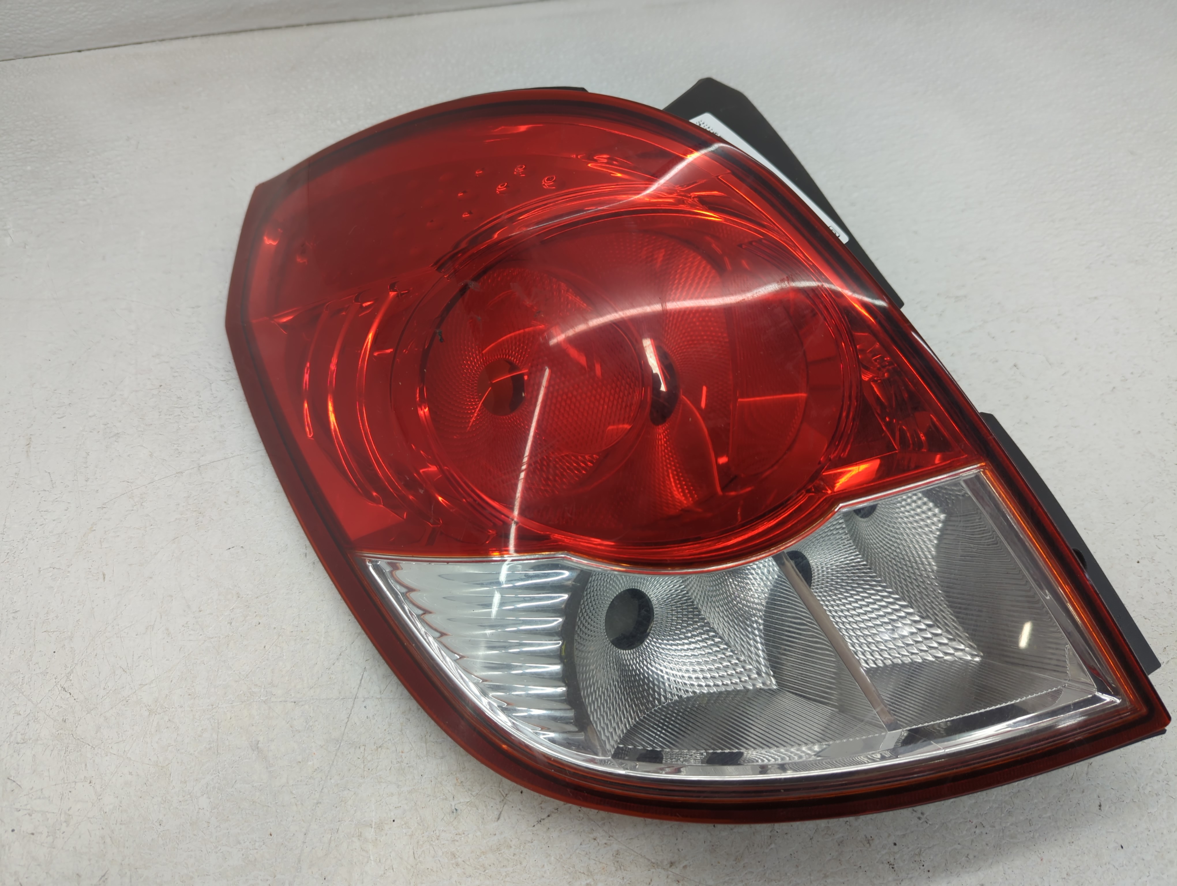 2008-2010 Saturn Vue Driver Left Side Tail Light Taillight Oem 778688 - Oemusedautoparts1.com