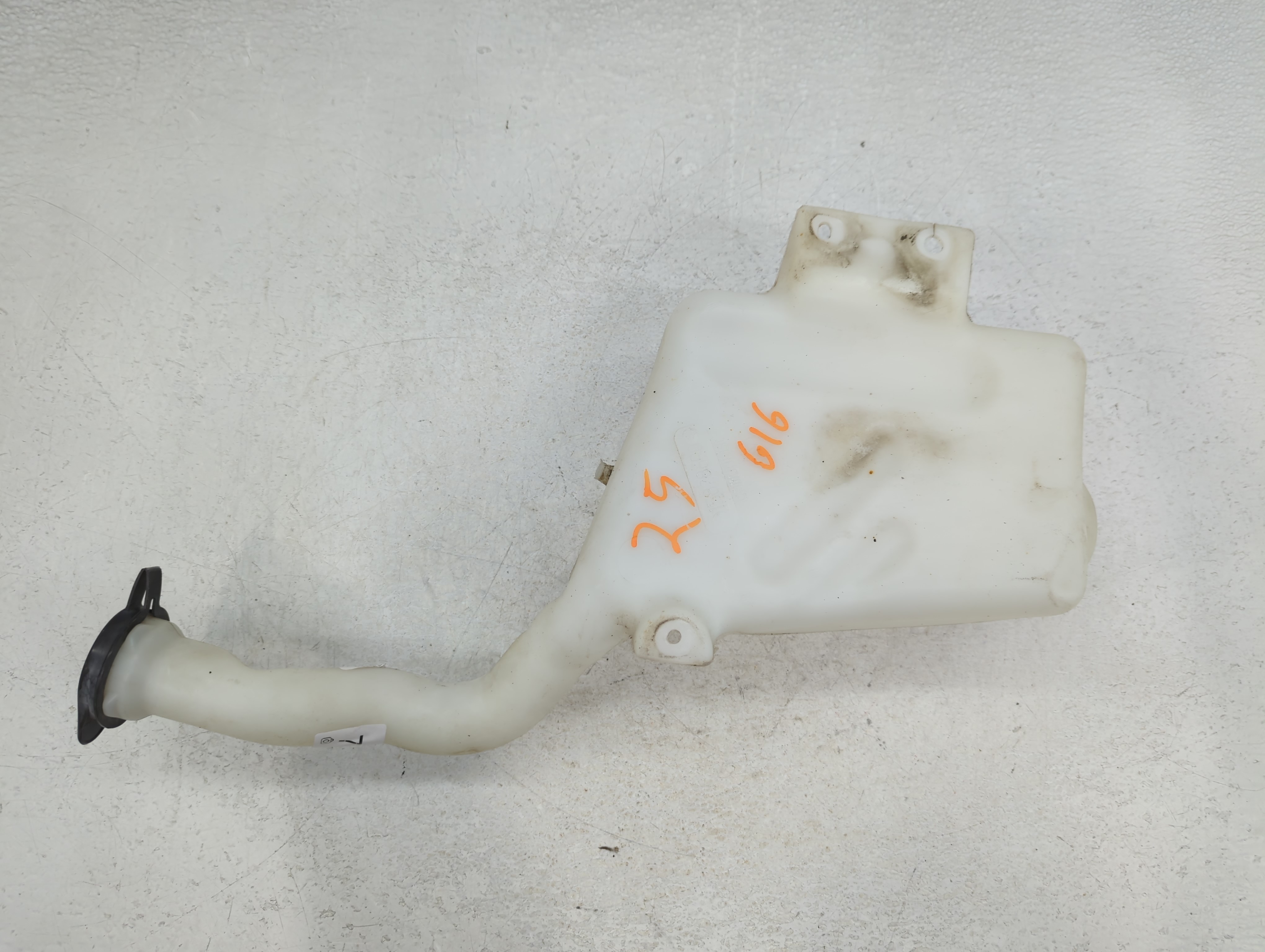 2005-2010 Chevrolet Cobalt Windshield Washer Fluid Reservoir Bottle Oem 778706 - Oemusedautoparts1.com