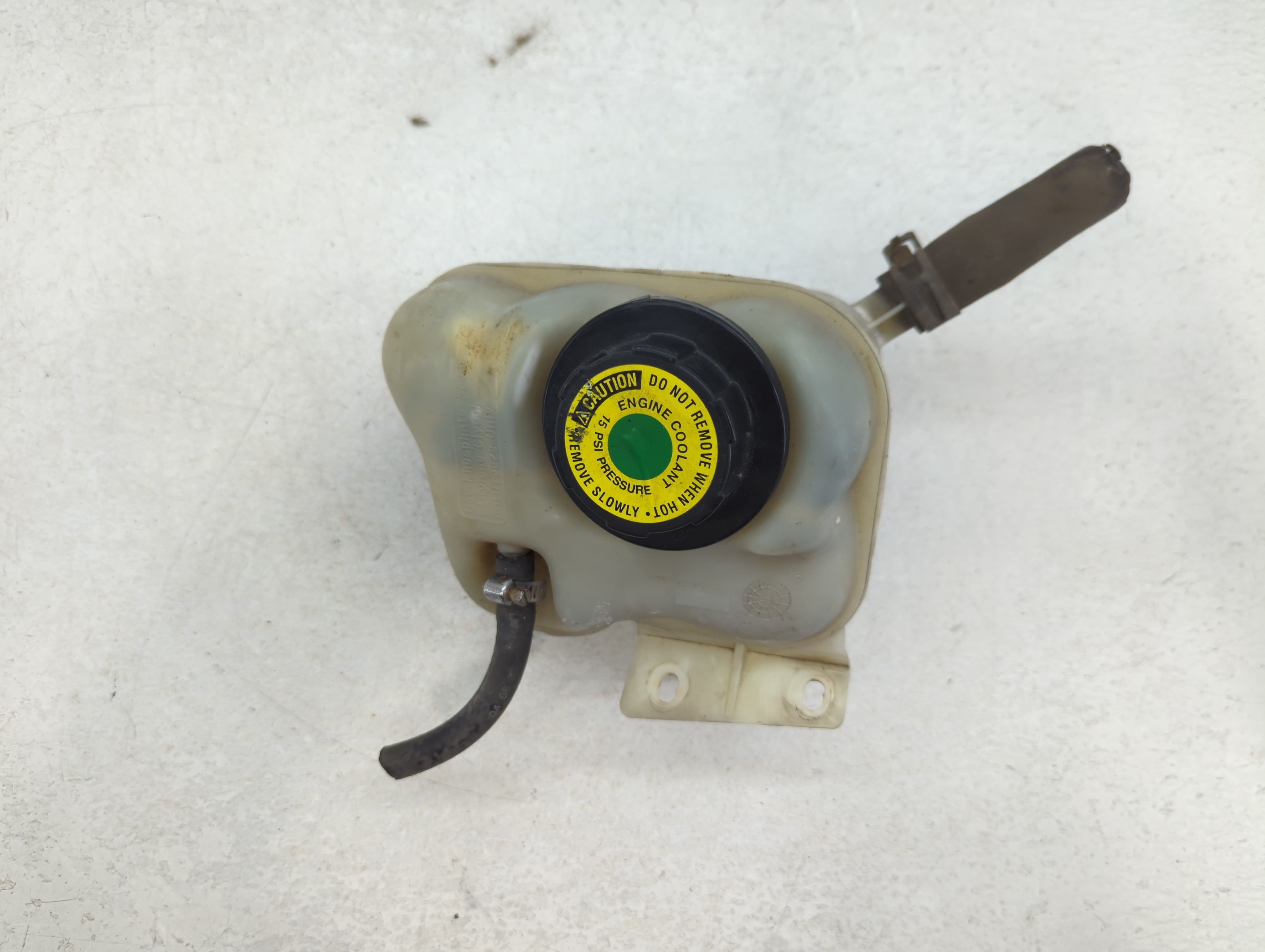 1992-2002 Saturn Sl Radiator Coolant Overflow Expansion Tank Bottle 778716 - Oemusedautoparts1.com