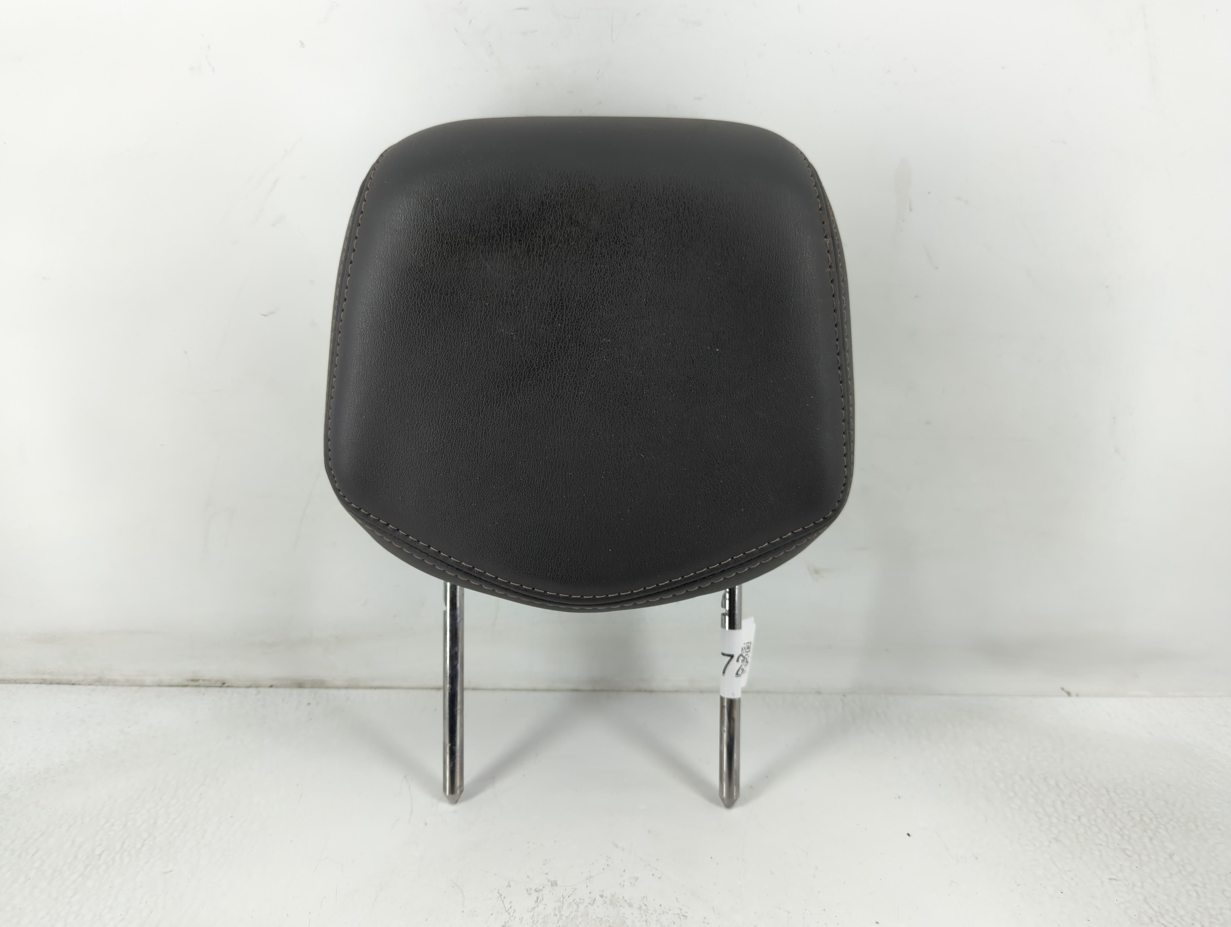 Picture of 2013-2014 Cadillac Cts Headrest Head Rest Rear Center Seat 778725