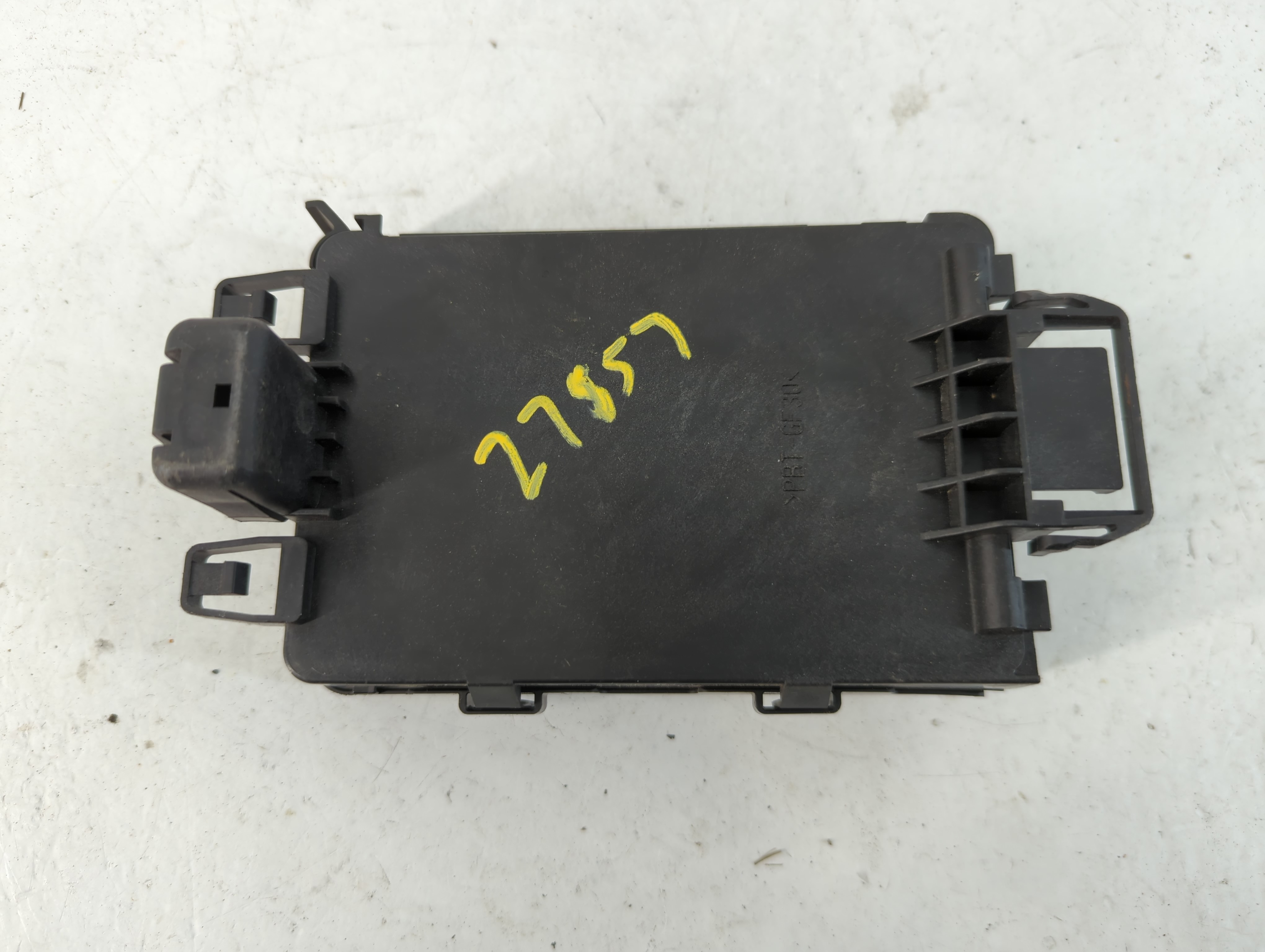 Picture of 2019-2022 Mazda Cx-9 Body Control Module Bcm Inner Cabin Fuse Box 778753