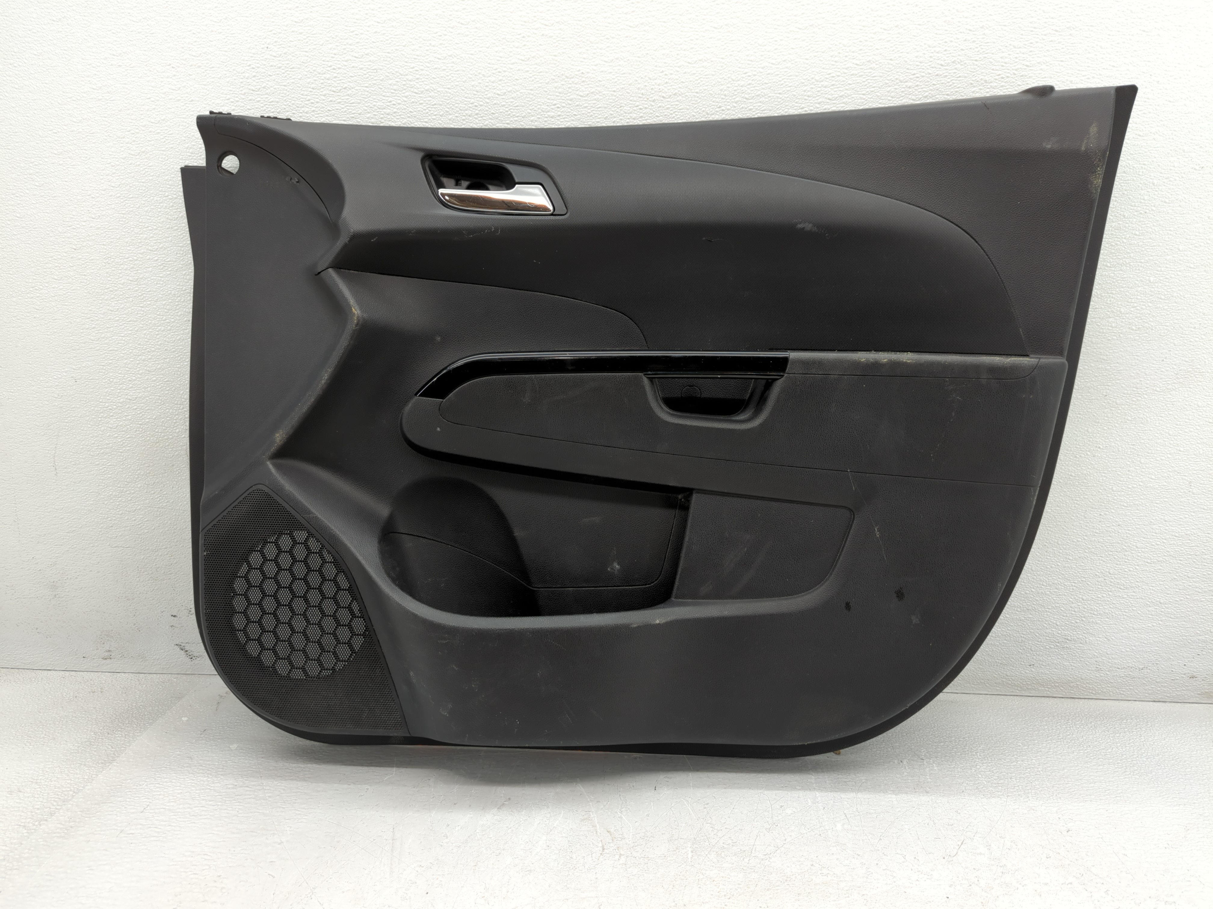 2013 Chevrolet Sonic Rear Right Passenger Interior Door Panel Trim 778755 - Oemusedautoparts1.com