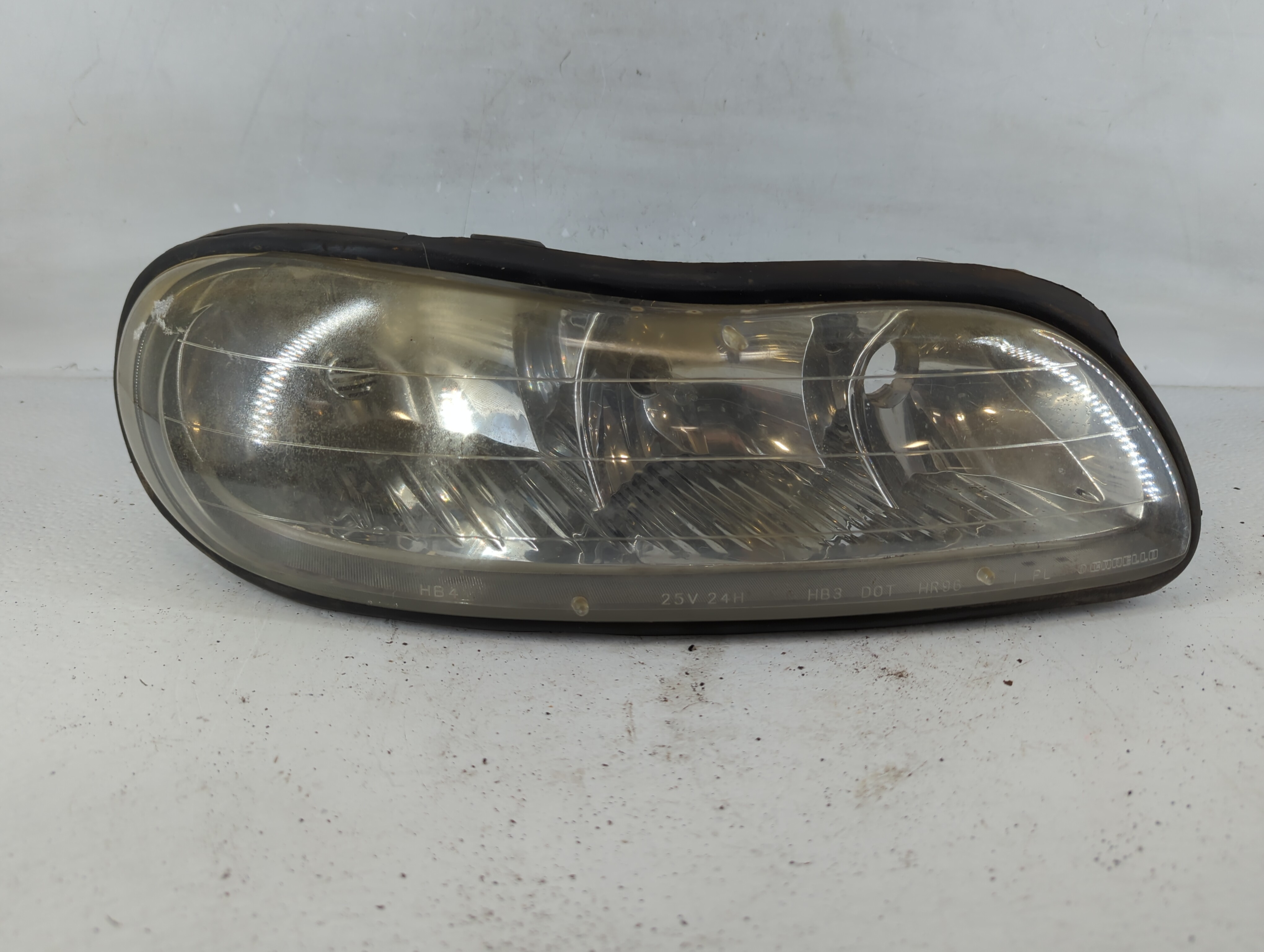 1997-2005 Chevrolet Malibu Passenger Right Oem Head Light Headlight Lamp 778780 - Oemusedautoparts1.com