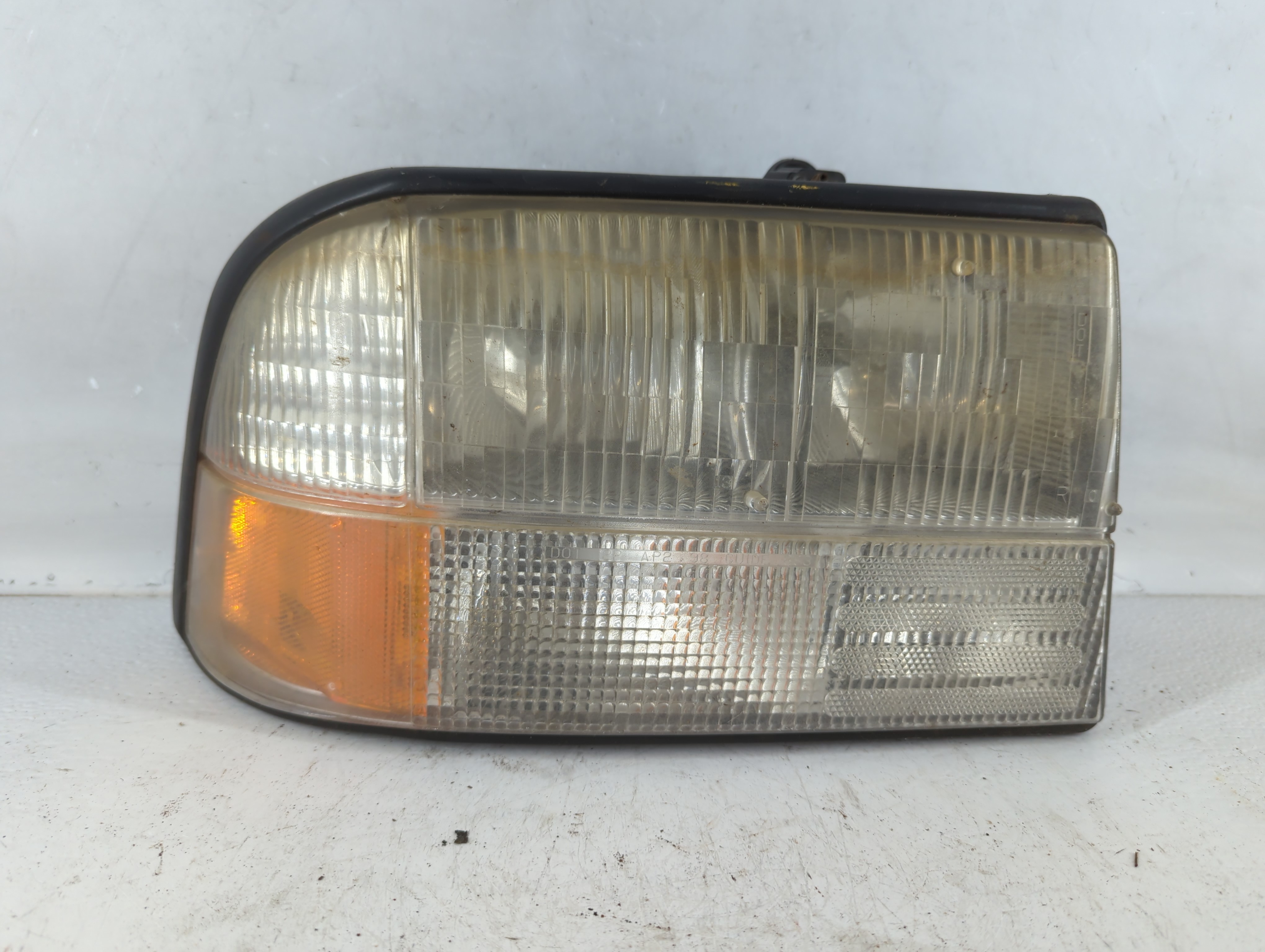 1998-2005 Chevrolet Blazer Passenger Right Oem Head Light Headlight Lamp 778783 - Oemusedautoparts1.com