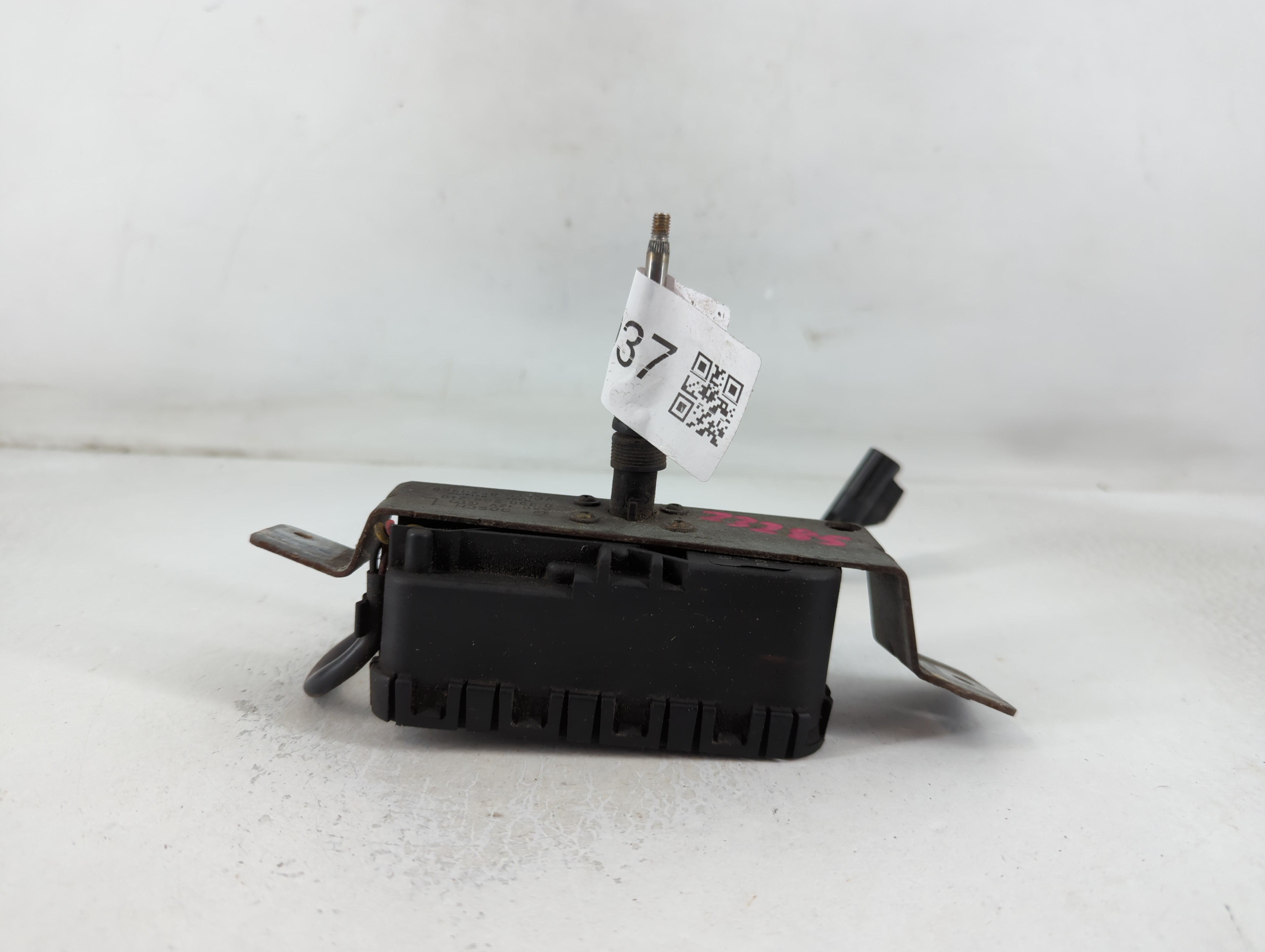 Picture of 2004 Volvo V70 Rear Back Window Wiper Motor Oem 778937