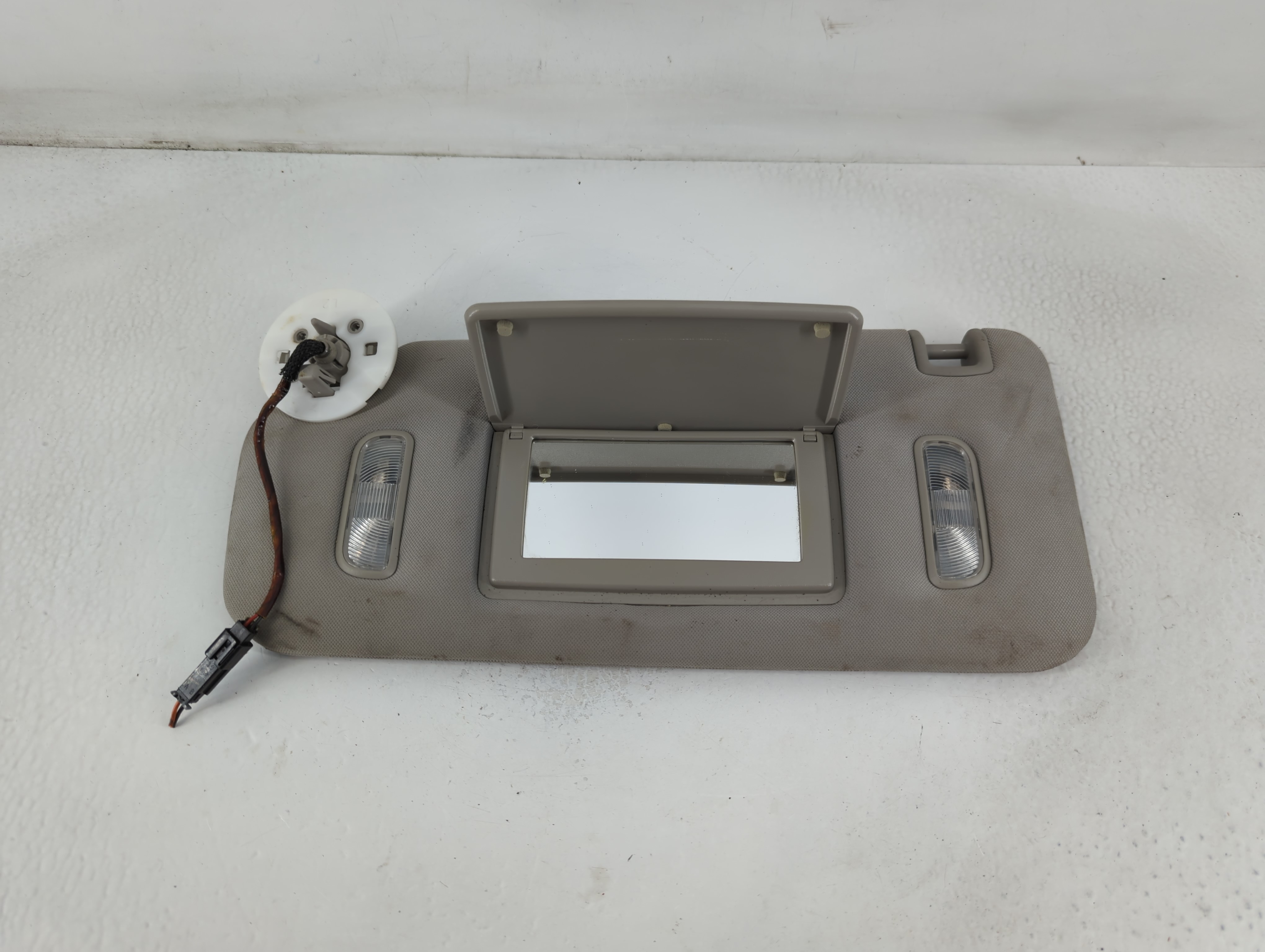 2010-2017 Chevrolet Equinox Passenger Sun Visor Mirror Right Sunvisor 778945 - Oemusedautoparts1.com