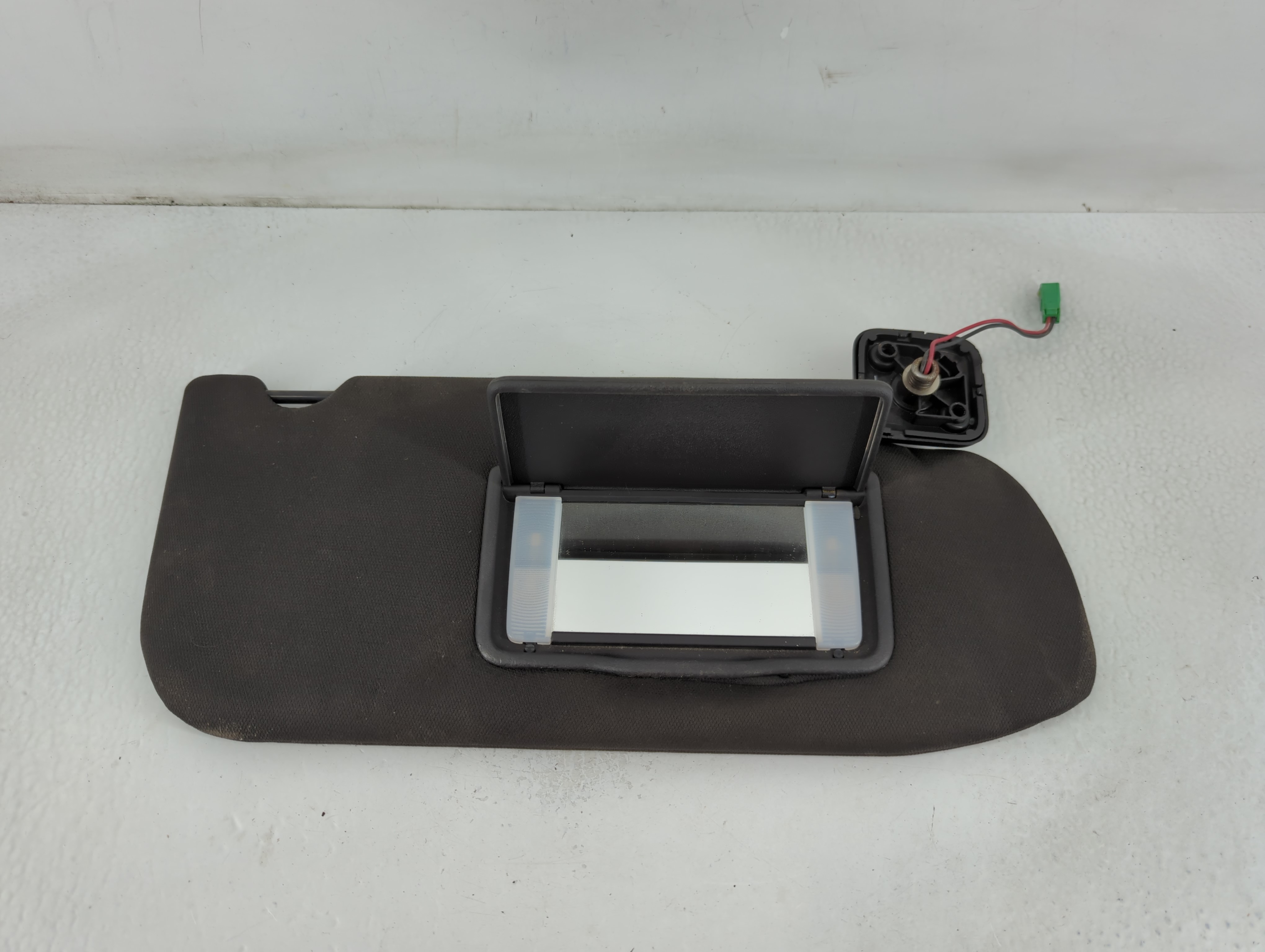 2013-2019 Ford Taurus Passenger Sun Visor Mirror Right Sunvisor Black 778951 - Oemusedautoparts1.com