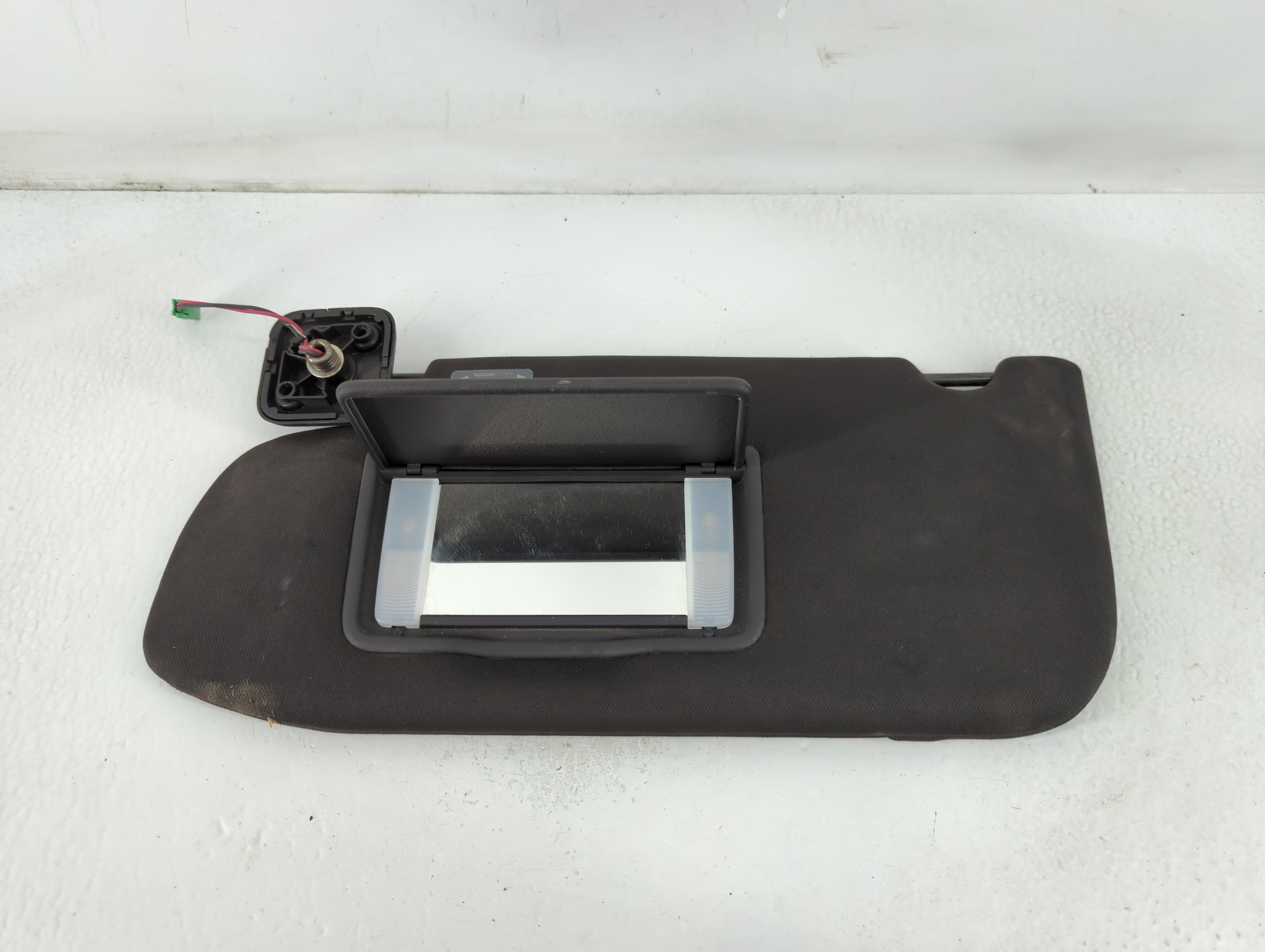 2013-2019 Ford Taurus Driver Sun Visor Mirror Left Sunvisor Black 778952 - Oemusedautoparts1.com