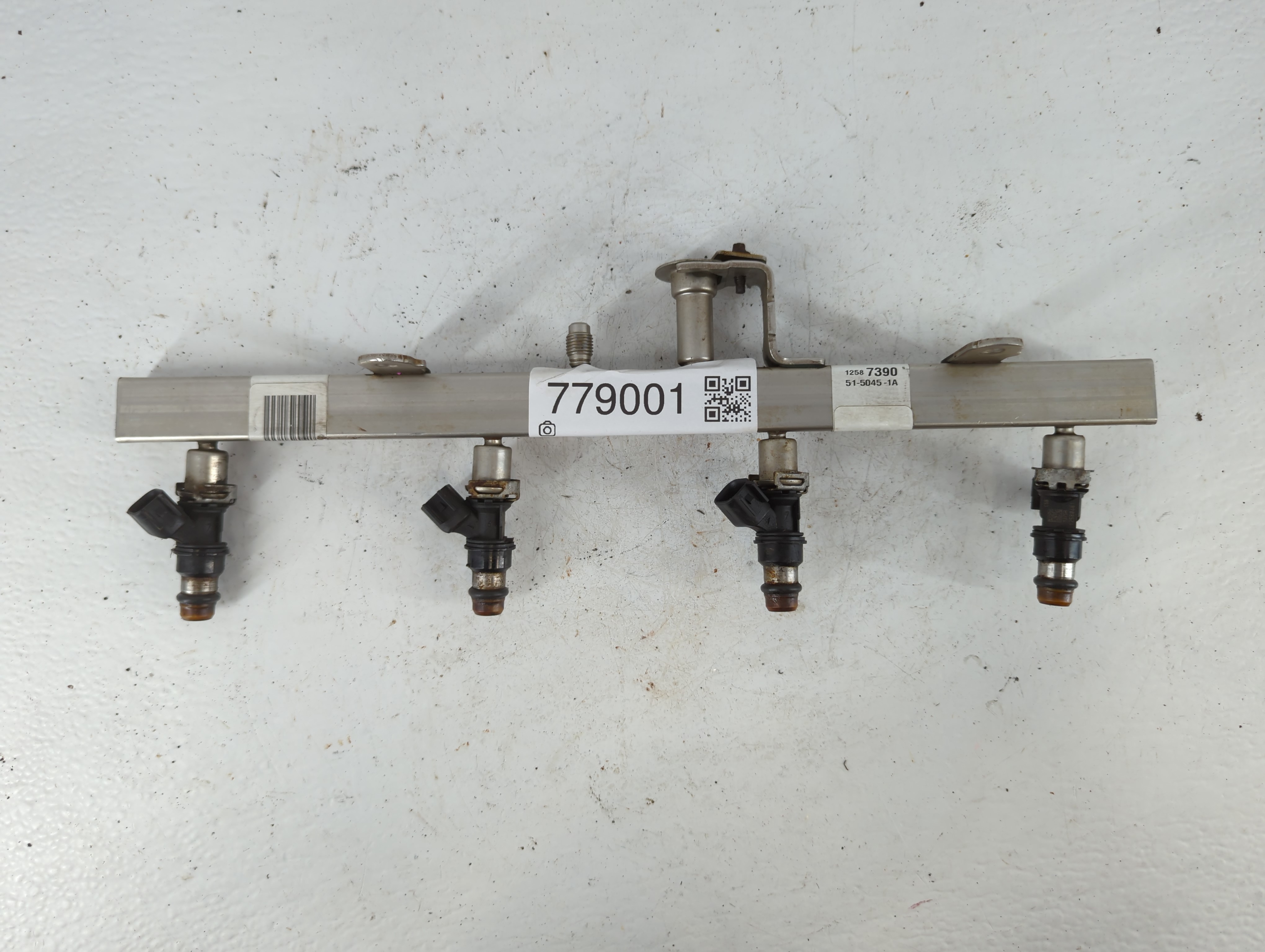 Picture of 1968 Ford Mustang Fuel Injectors 779001