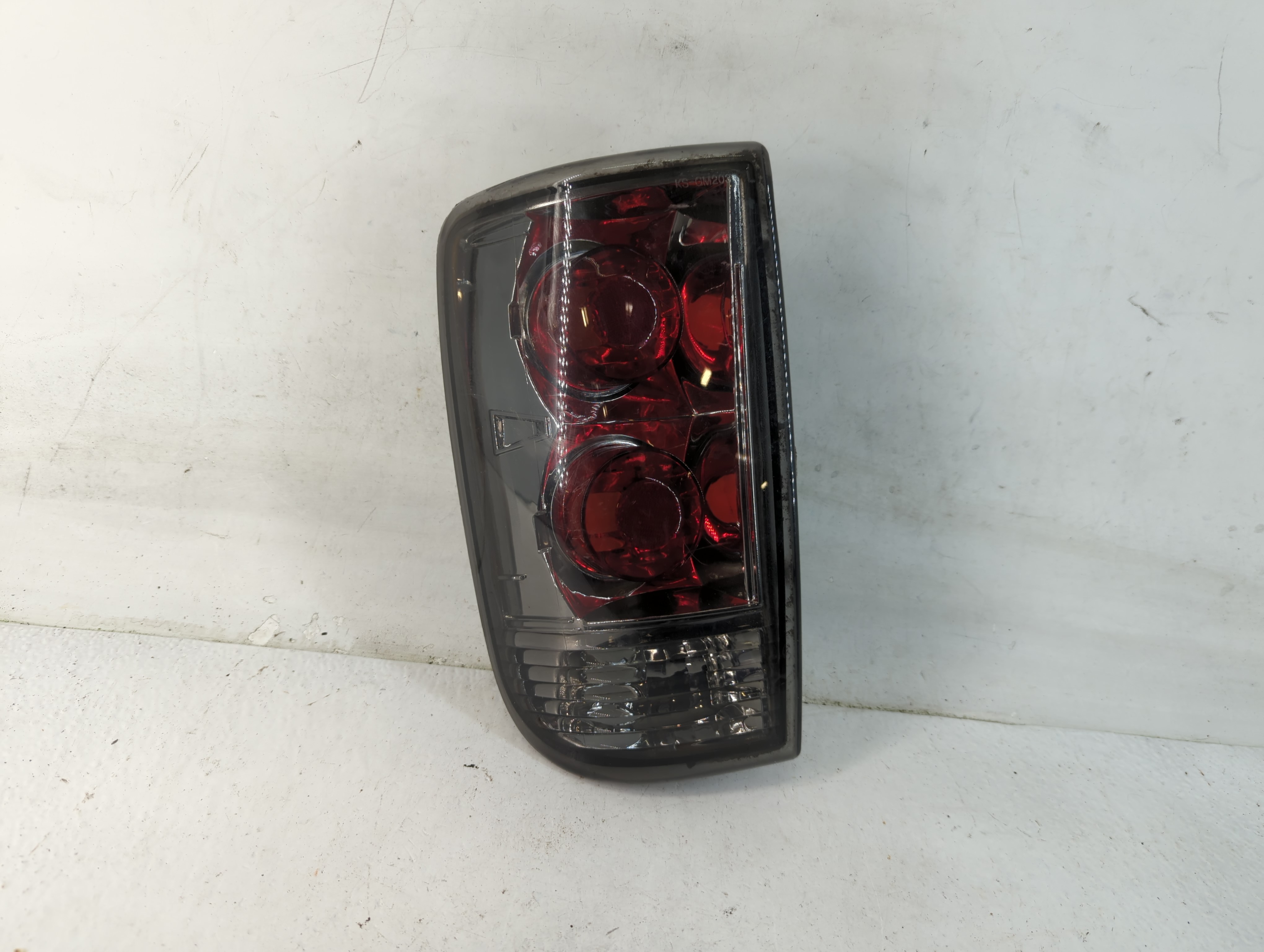 Picture of Gmc S10 Blazer Driver Left Side Tail Light Taillight Oem 779066