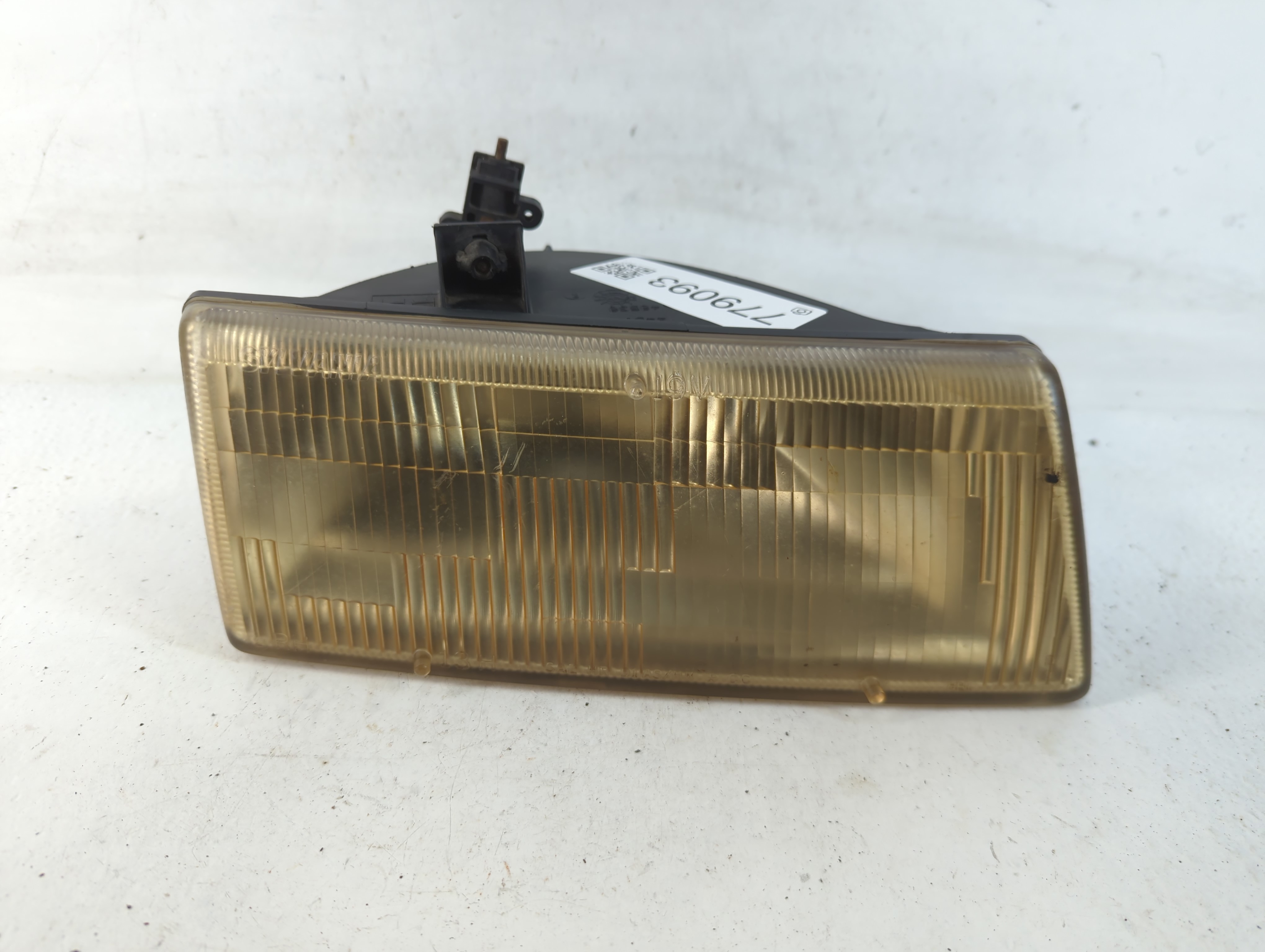Picture of Passenger Right Oem Head Light Headlight Lamp 779093