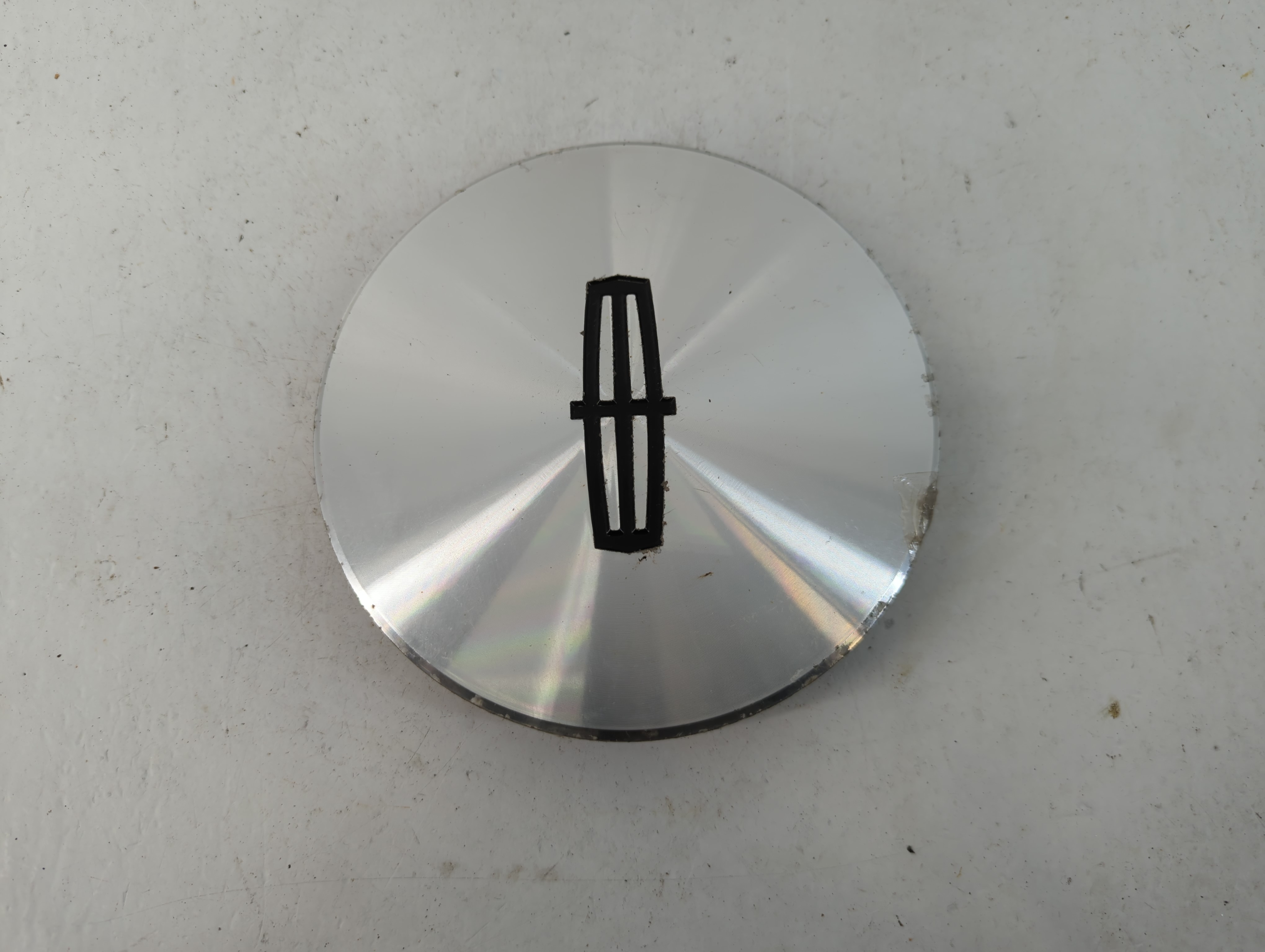 2000 Lincoln Town Car Rim Wheel Center Cap 779098 - Oemusedautoparts1.com