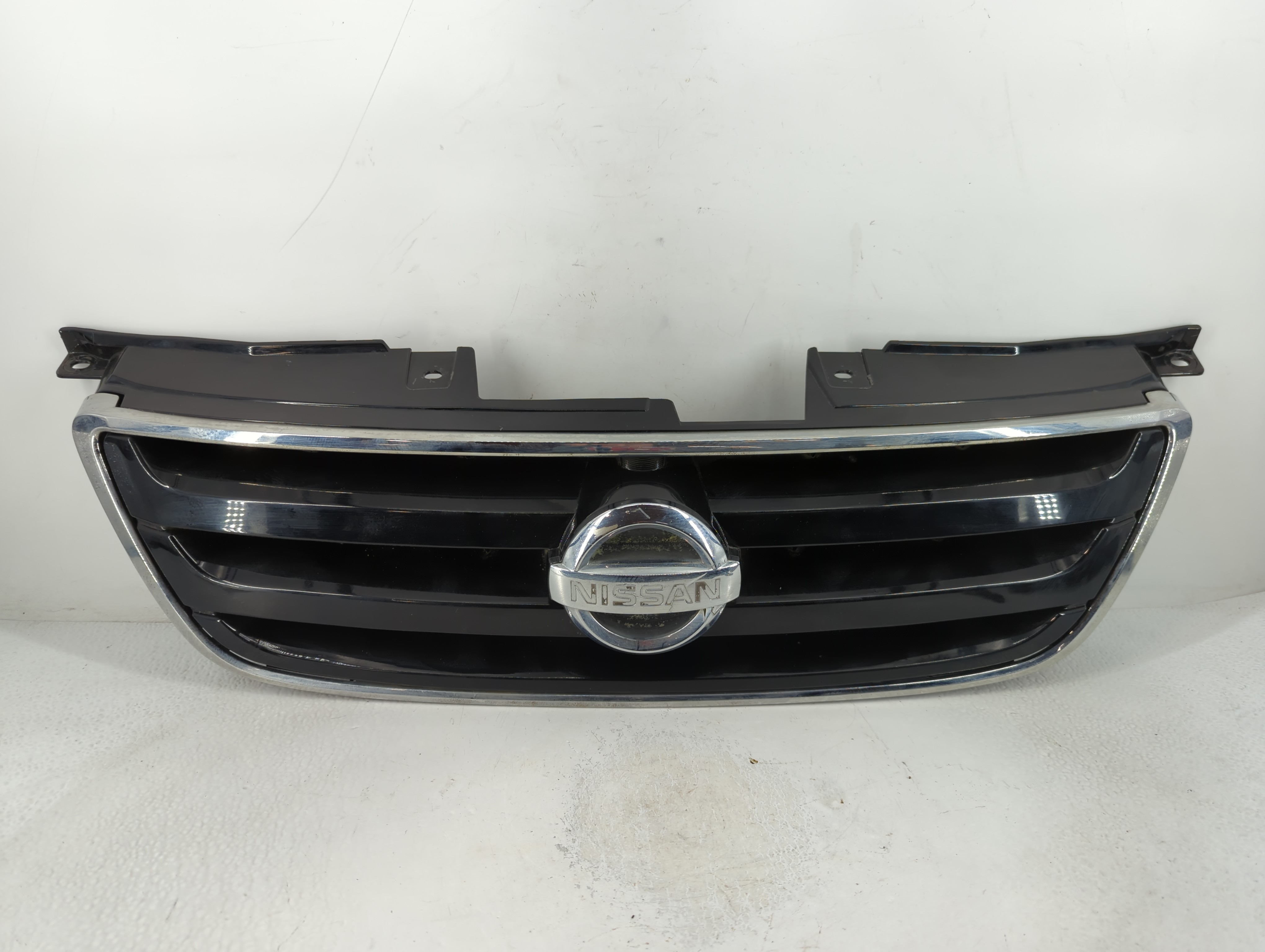 2002-2004 Nissan Altima Front Bumper Grille Cover 779136 - Oemusedautoparts1.com