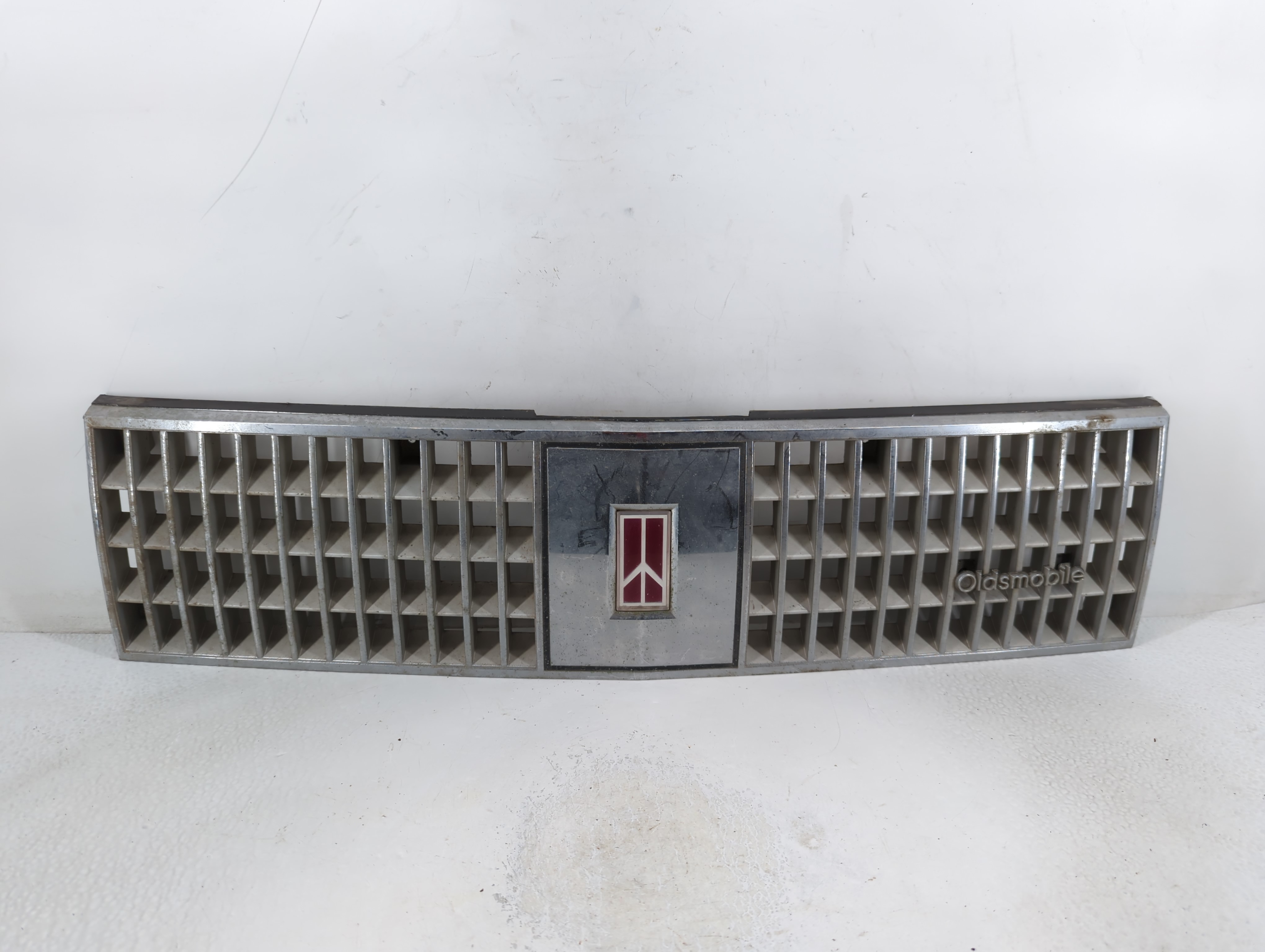 1997-1999 Oldsmobile Cutlass Front Bumper Grille Cover 779144 - Oemusedautoparts1.com