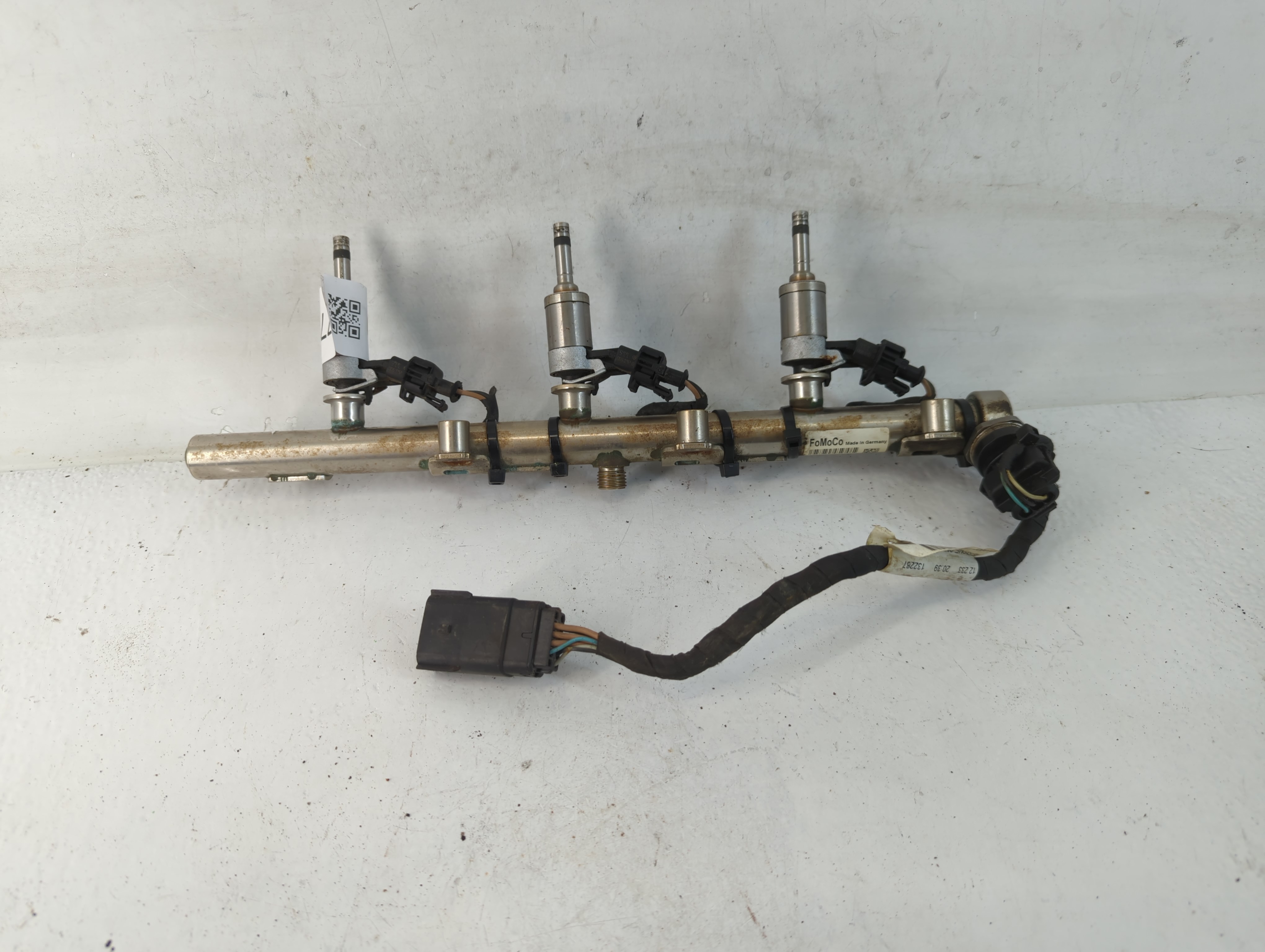 Picture of 2013 Ford Explorer FUEL INJECTOR 779170