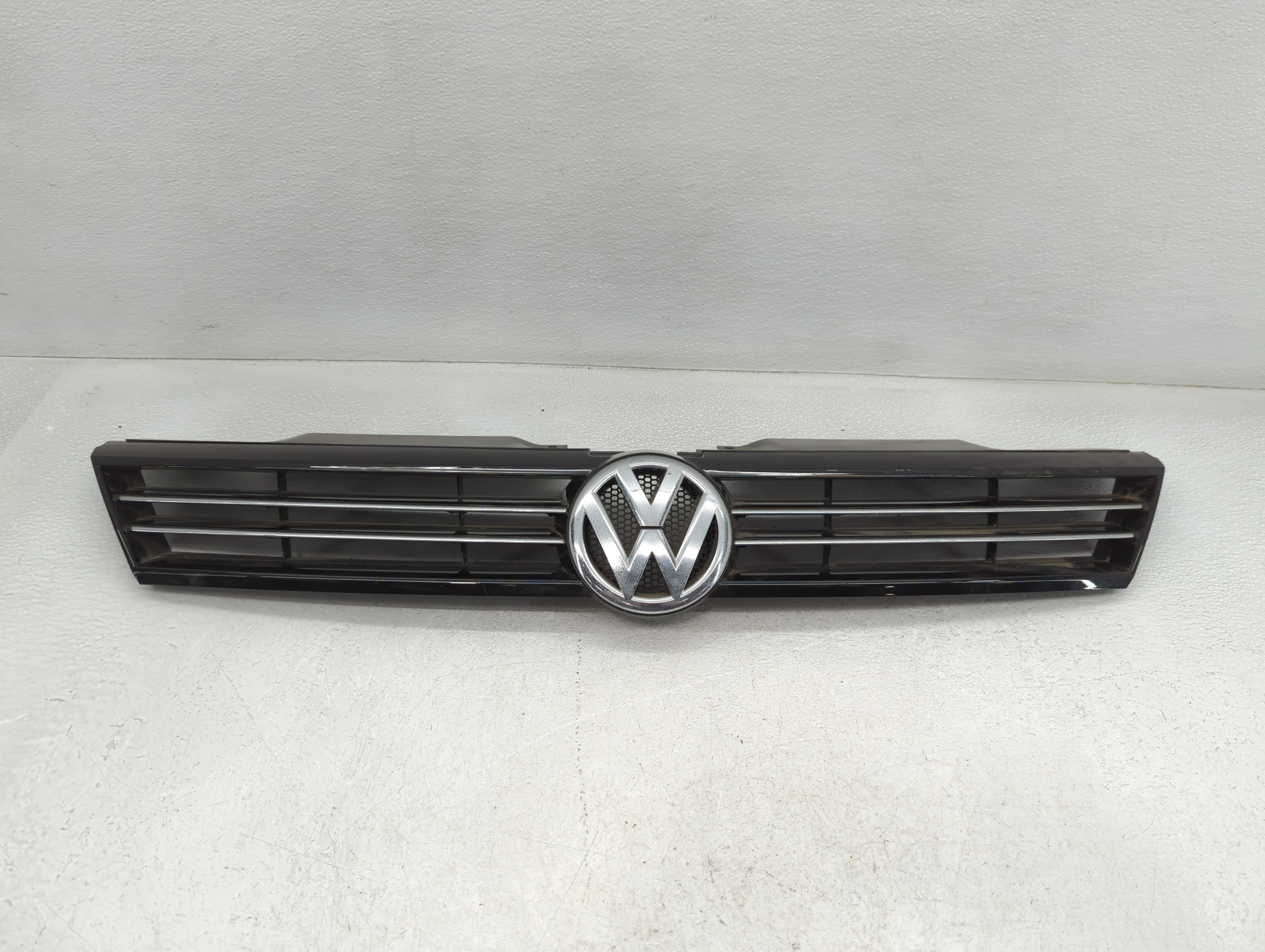 2013-2014 Volkswagen Jetta Front Bumper Grille Cover 779207 - Oemusedautoparts1.com