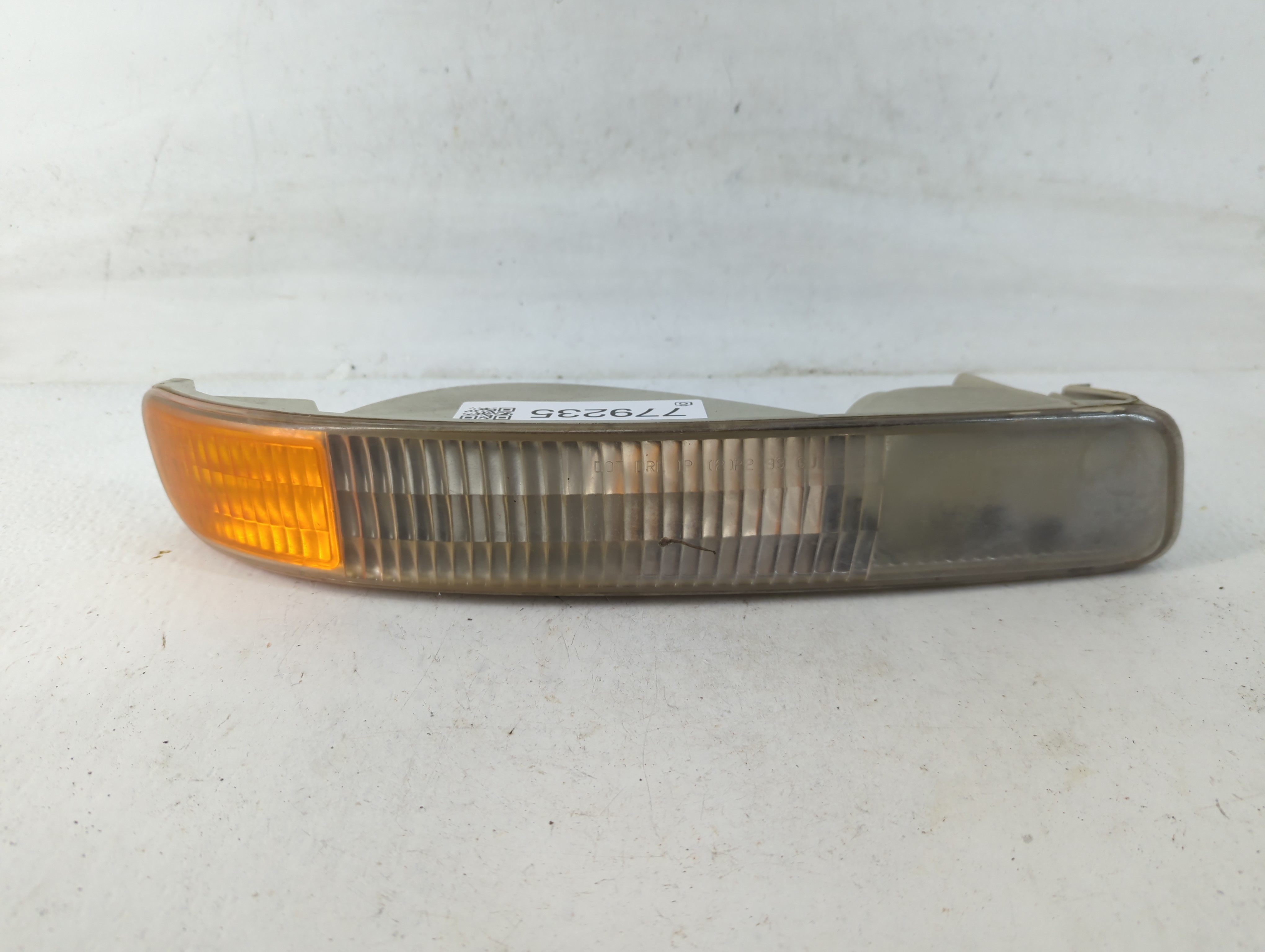 Picture of 1999-2004 Gmc Sierra 2500 Passenger Right Oem Head Light Headlight Lamp 779235