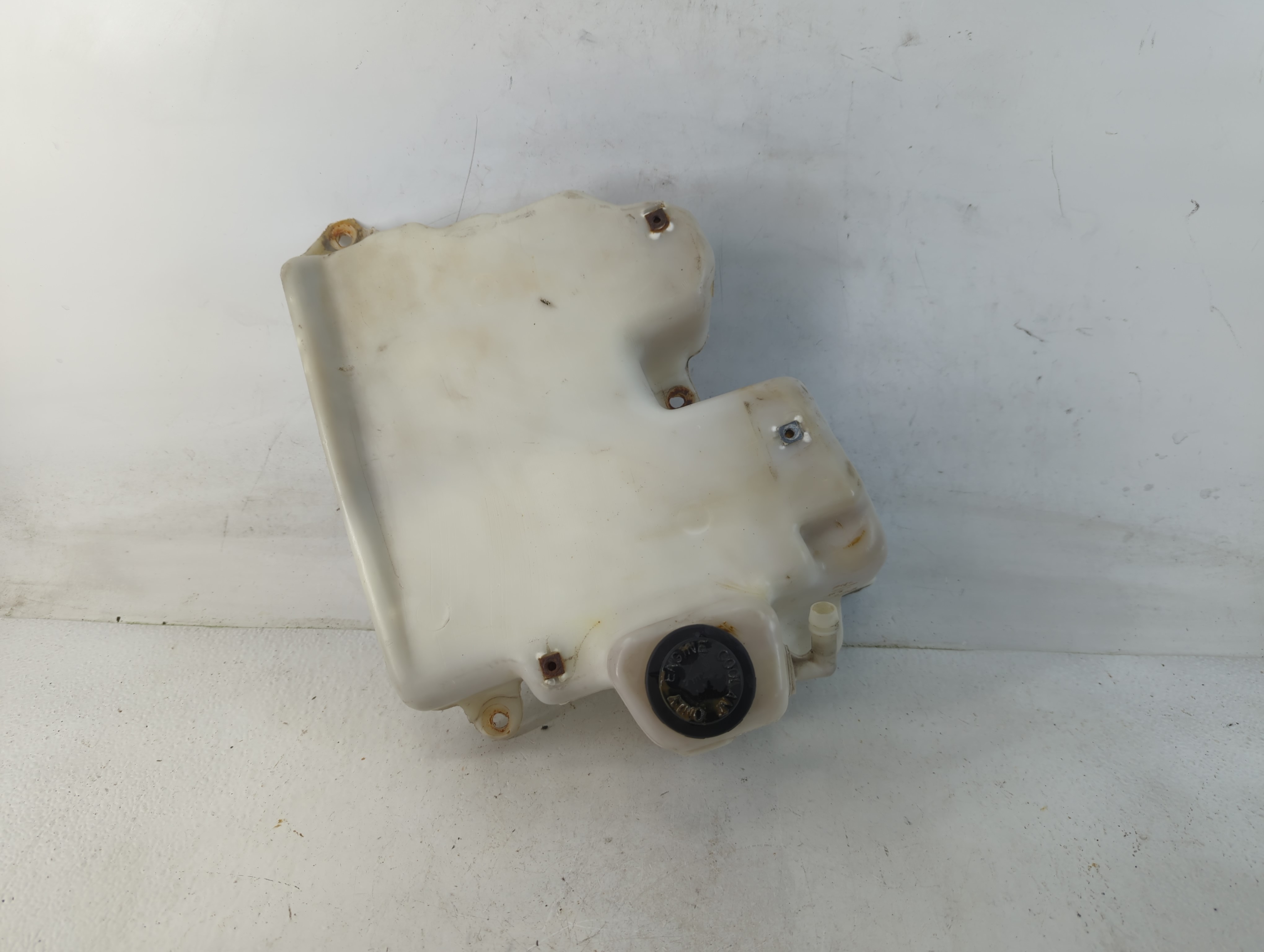 Picture of Gmc S10 Blazer Radiator Coolant Overflow Expansion Tank Bottle 779249