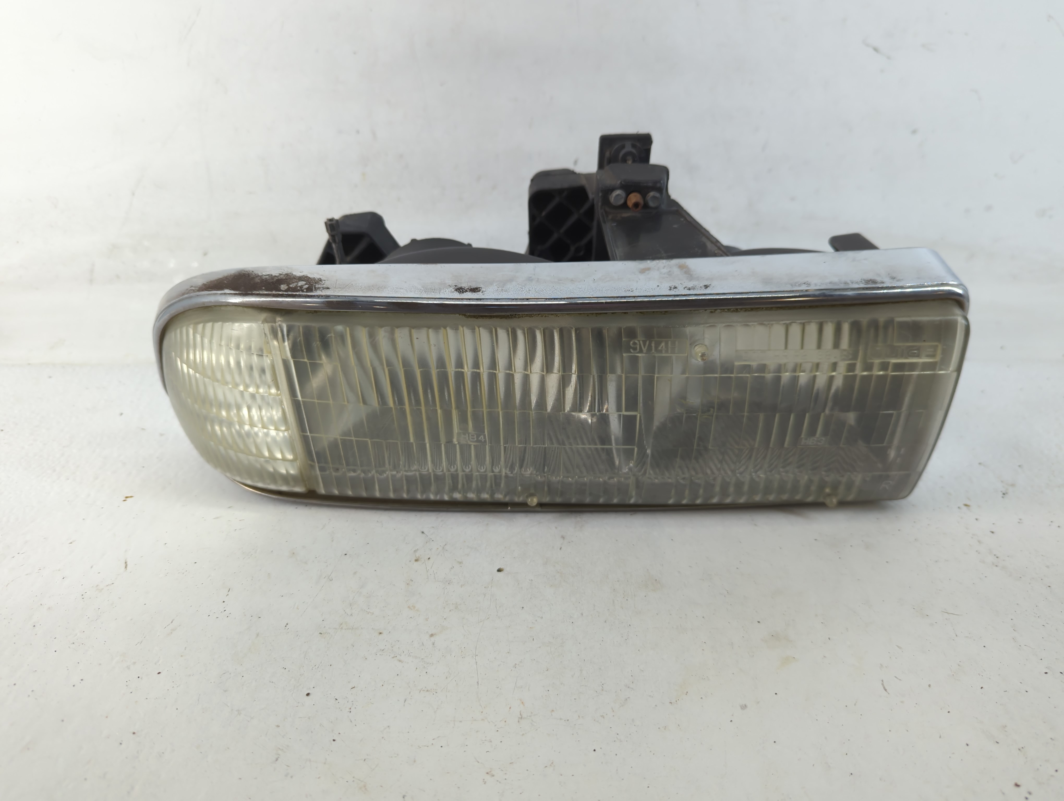 Picture of Gmc S10 Blazer Passenger Right Oem Head Light Headlight Lamp 779250