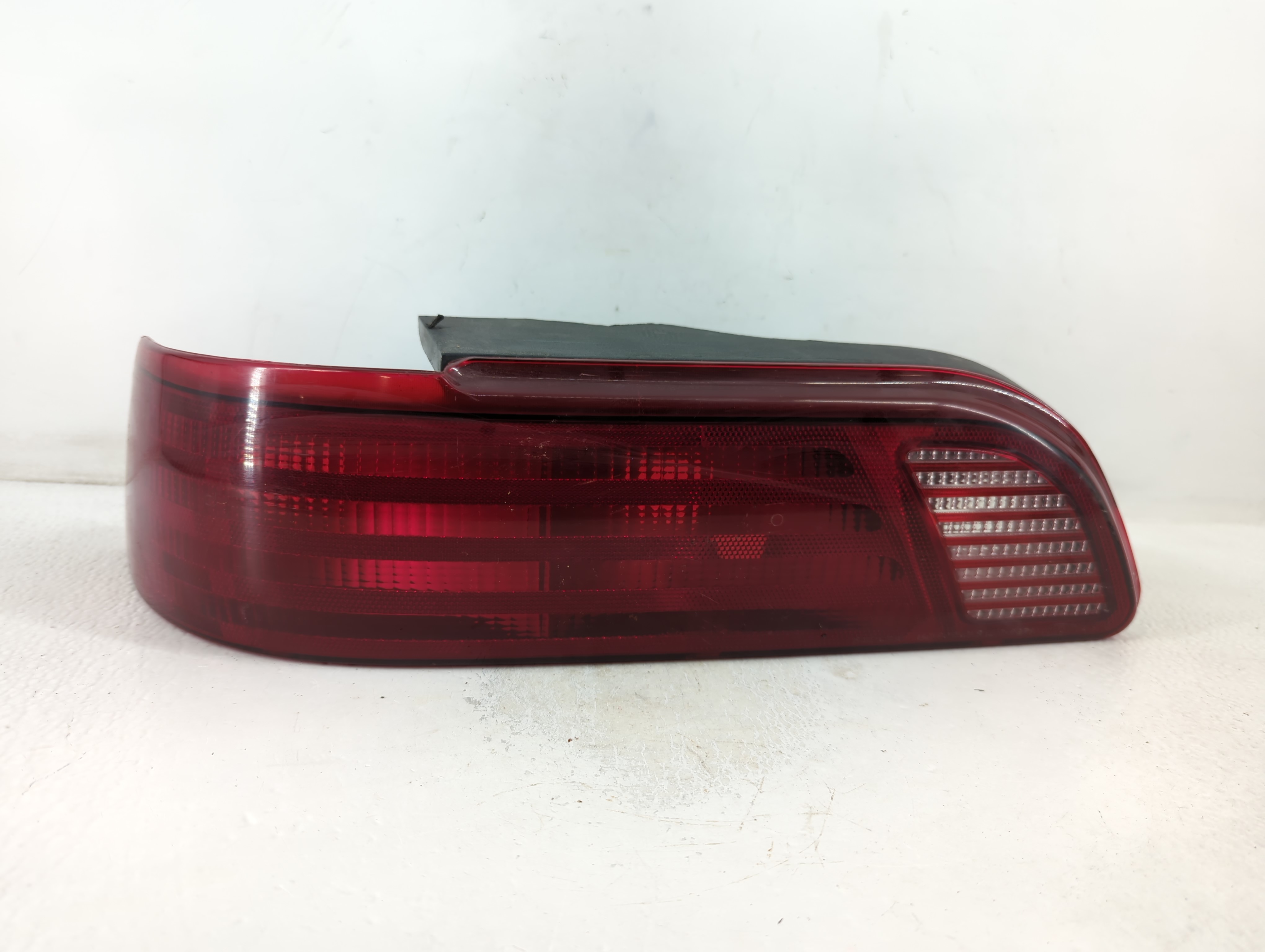 Picture of 1998-1999 Ford Taurus Driver Left Side Tail Light Taillight Oem 779267