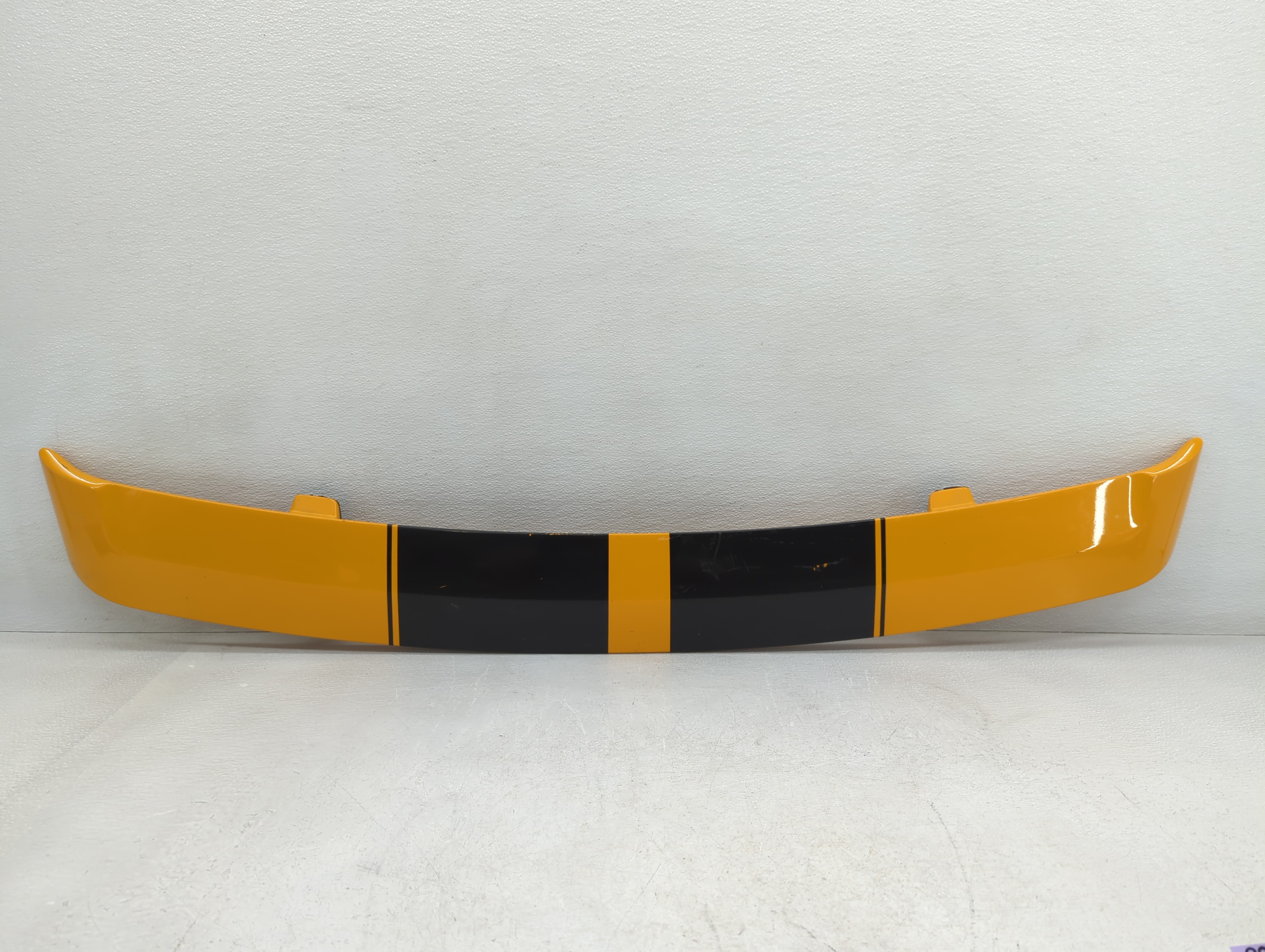 2005-2009 Ford Mustang Rear Spoiler Oem 779277 - Oemusedautoparts1.com