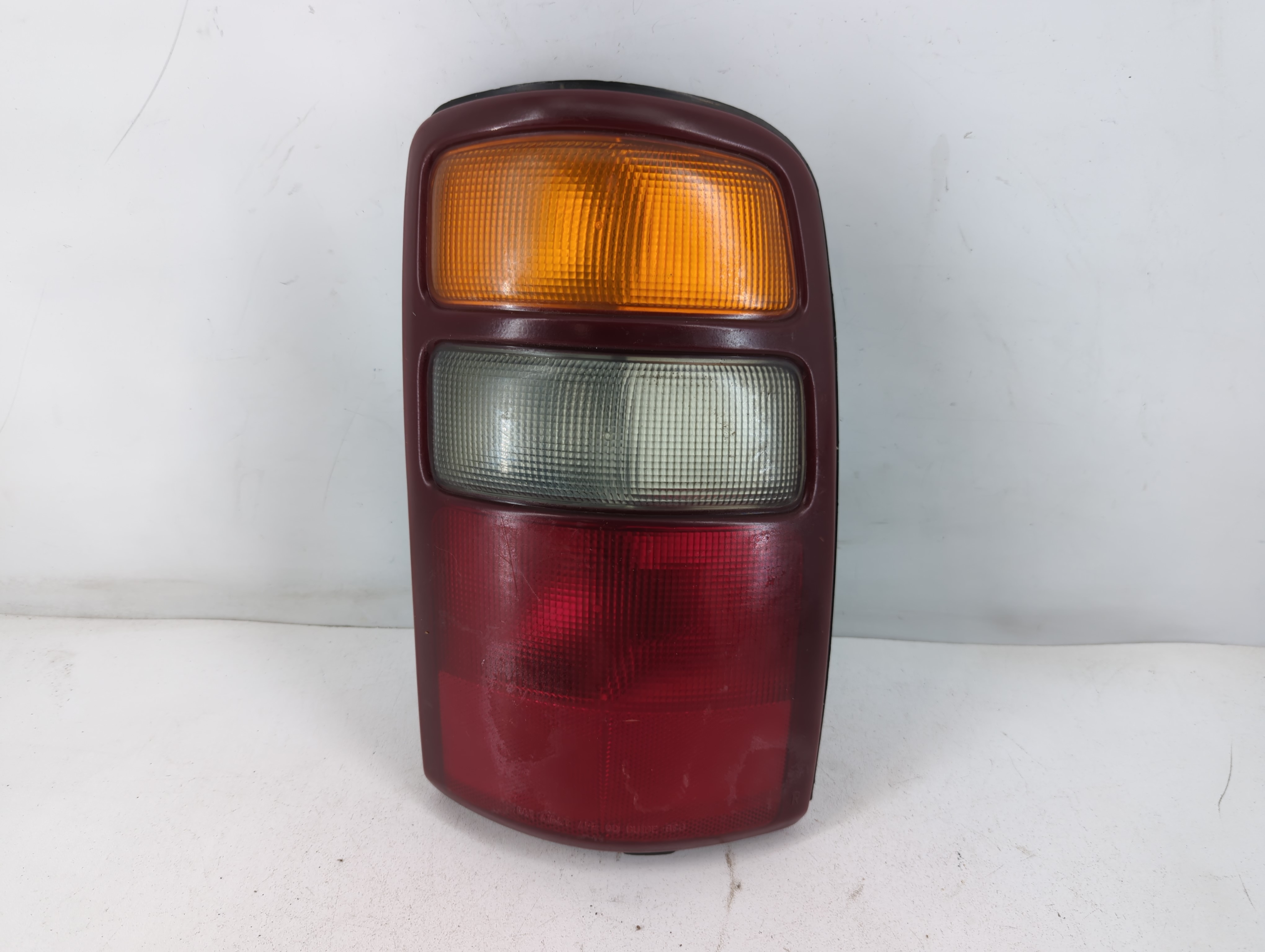 2004-2006 Chevrolet Tahoe Driver Left Side Tail Light Taillight Oem 779341 - Oemusedautoparts1.com