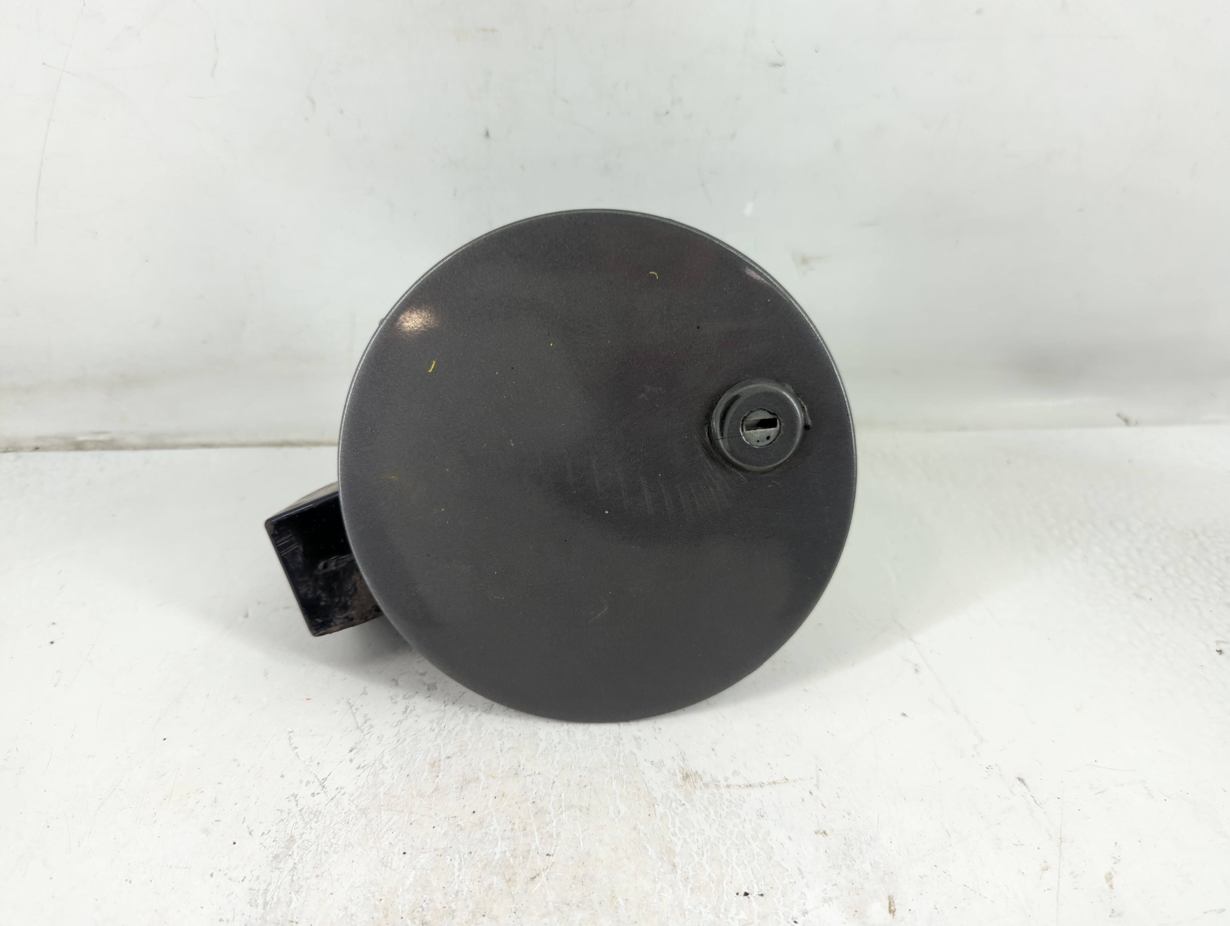 Picture of 1986 Pontiac Firebird Fuel Tank Gas Lid Fill Locking Door 779372