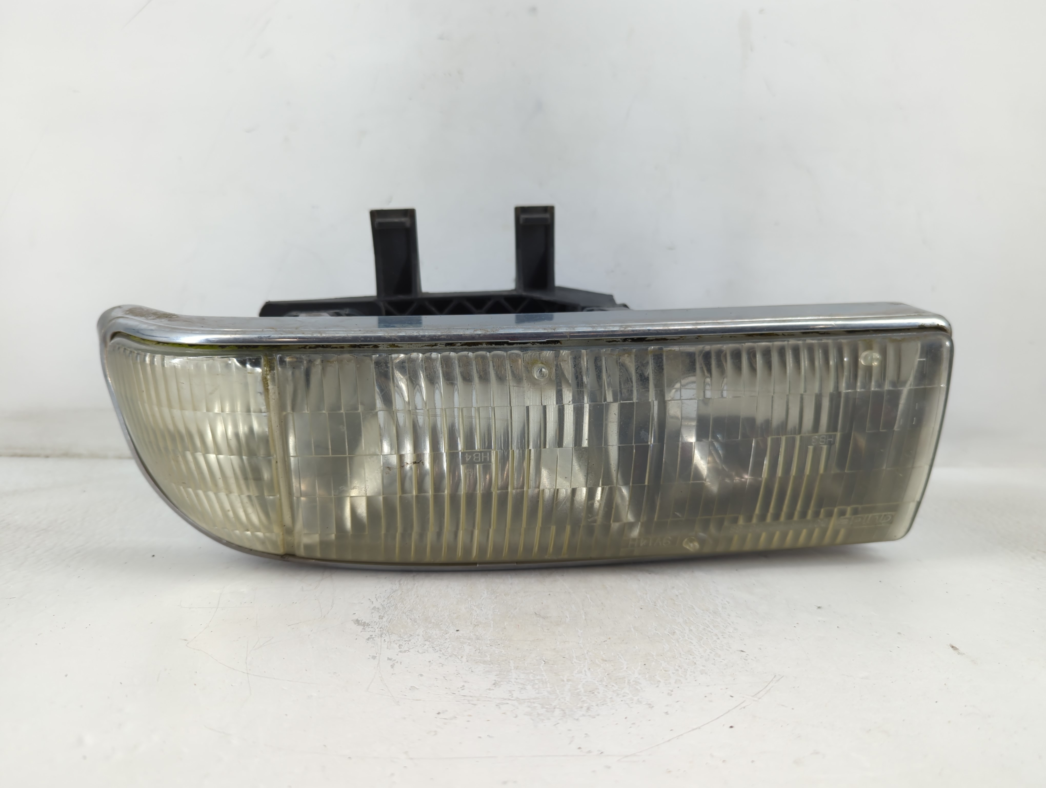 Picture of Gmc S10 Blazer Driver Left Oem Head Light Headlight Lamp 779386