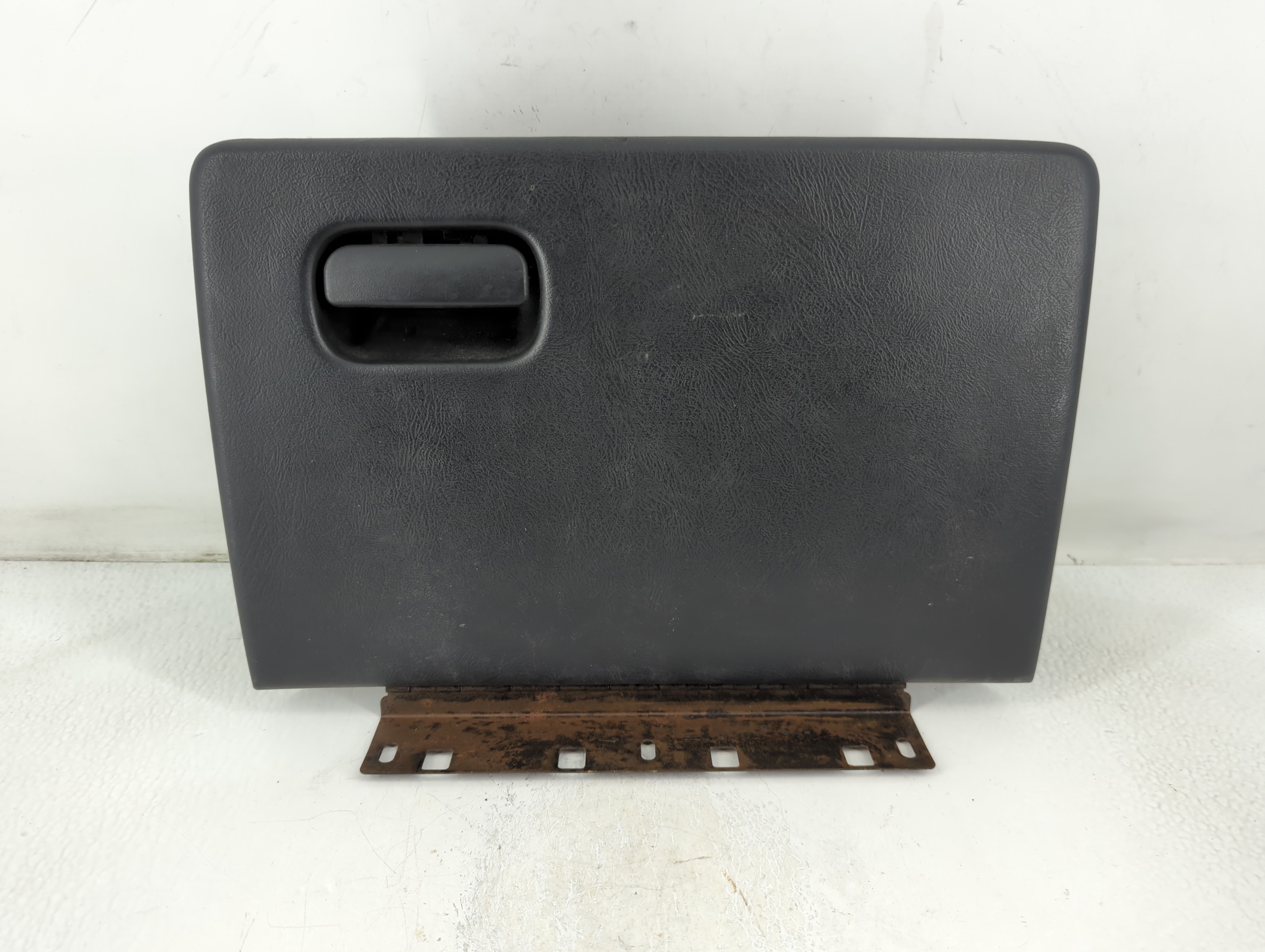 2002 Chevrolet S10 Blazer Passenger Glove Box Door Storage Compartment 779414 - Oemusedautoparts1.com