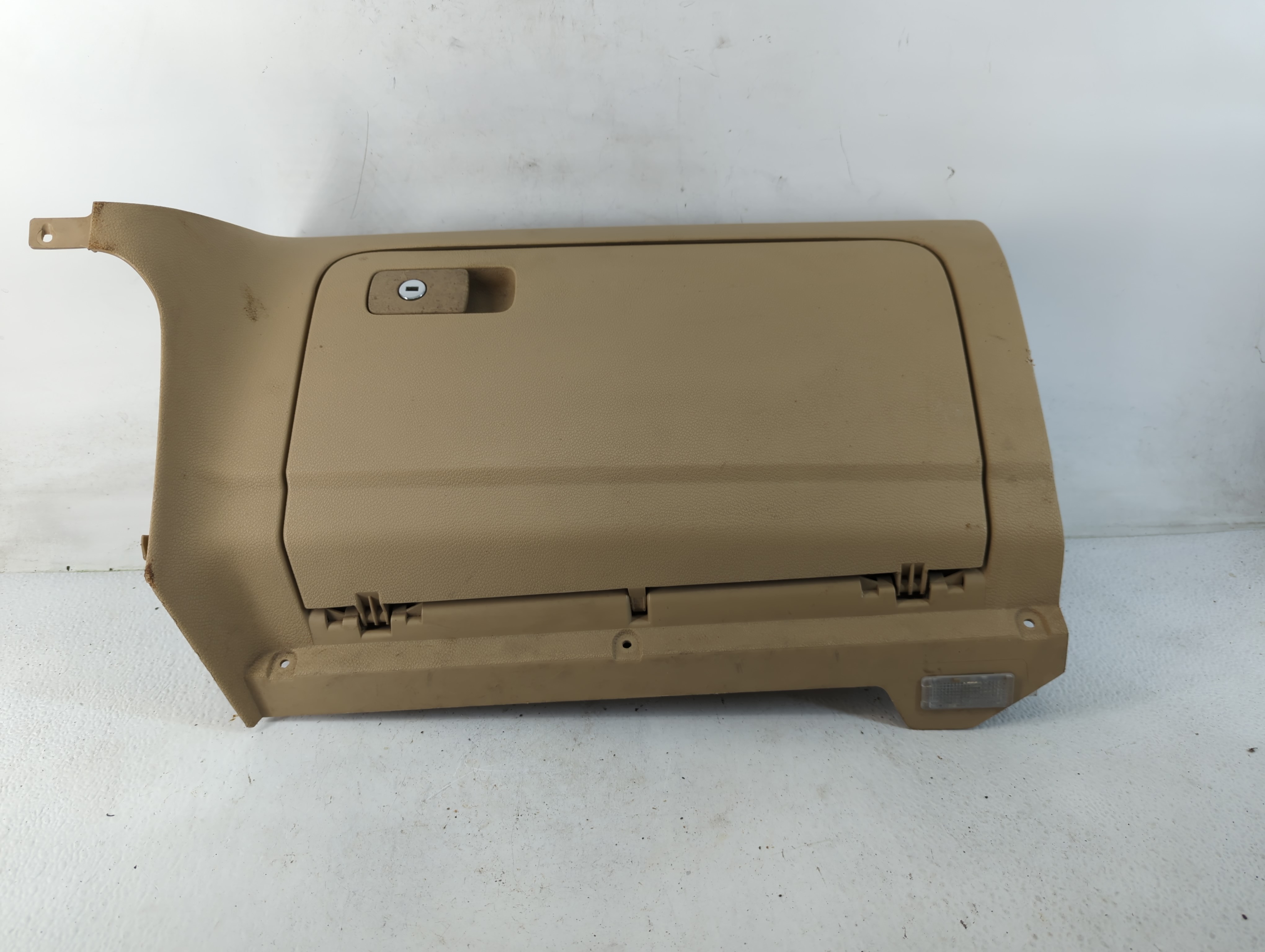 2007 Volkswagen Jetta Passenger Glove Box Door Storage Compartment 779422 - Oemusedautoparts1.com