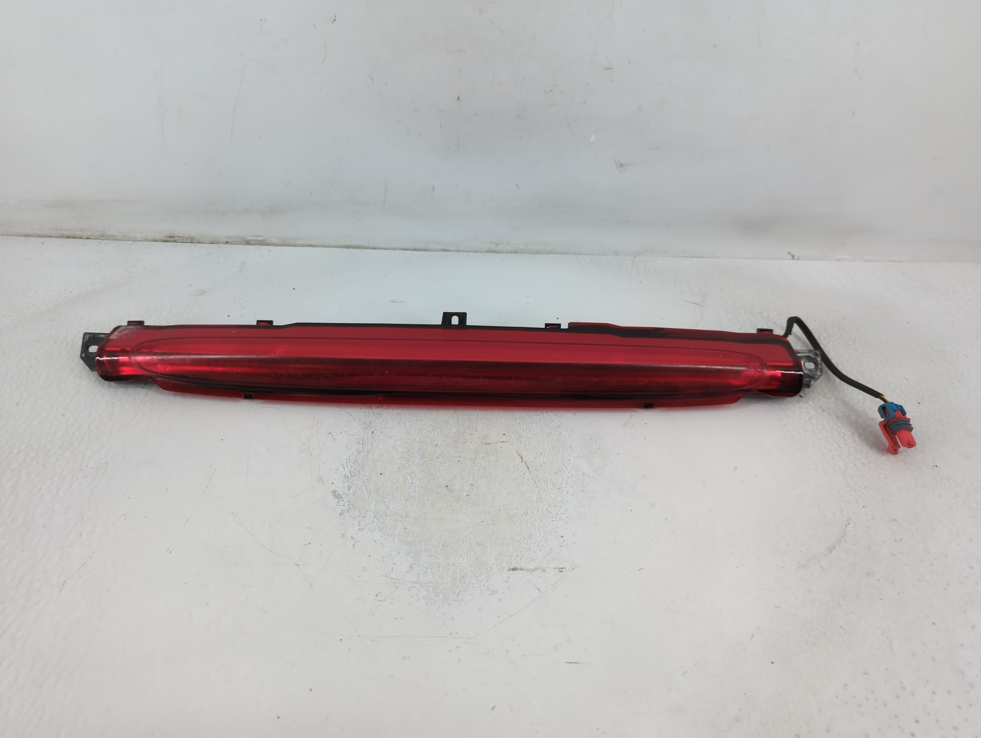 2003 Chevrolet Avalanche 1500 High Mounted Stop Third Brake Light Lamp 779427 - Oemusedautoparts1.com