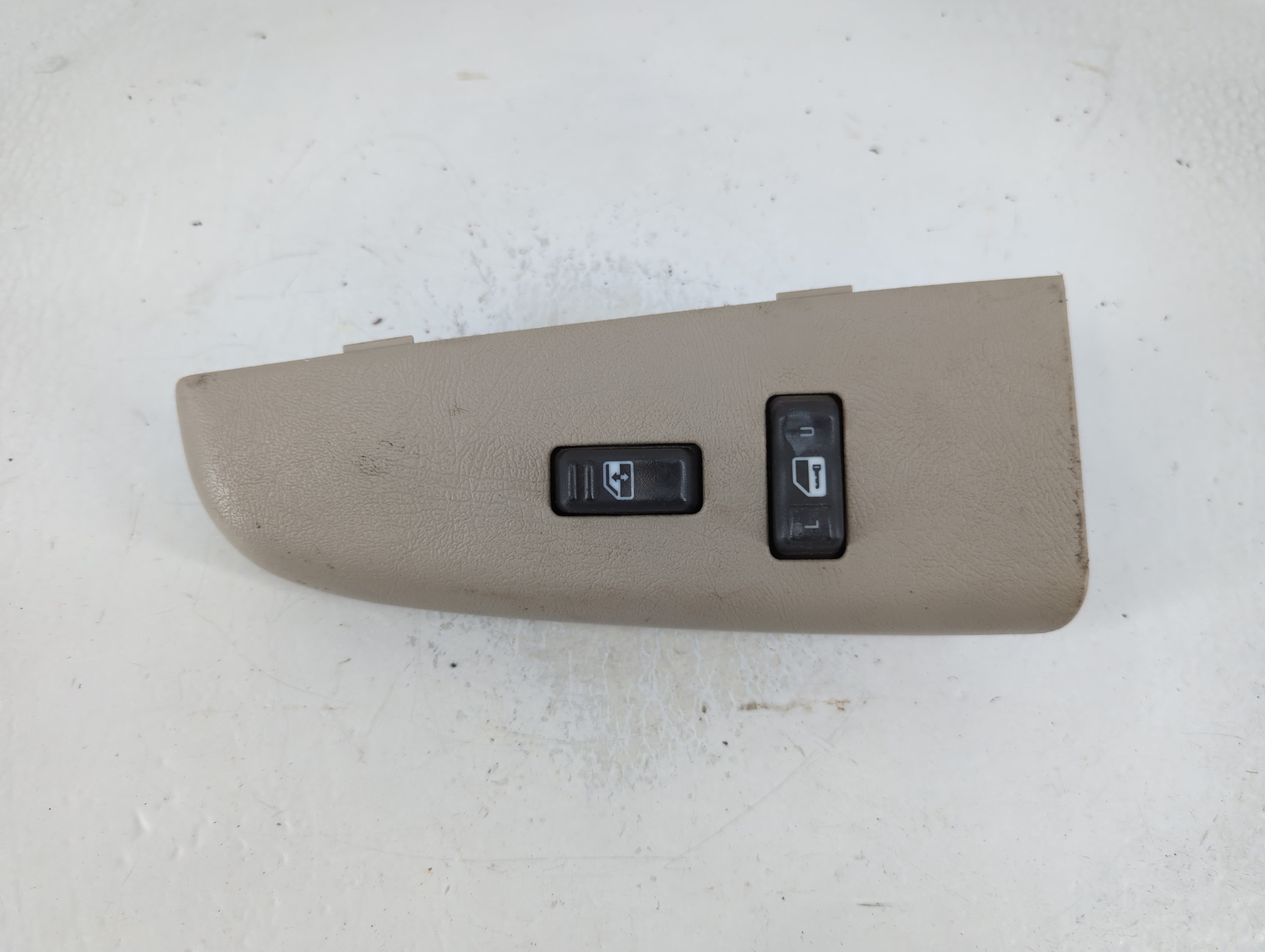2000-2002 Gmc Yukon Xl 1500 Driver Left Door Master Power Window Switch 779448 - Oemusedautoparts1.com