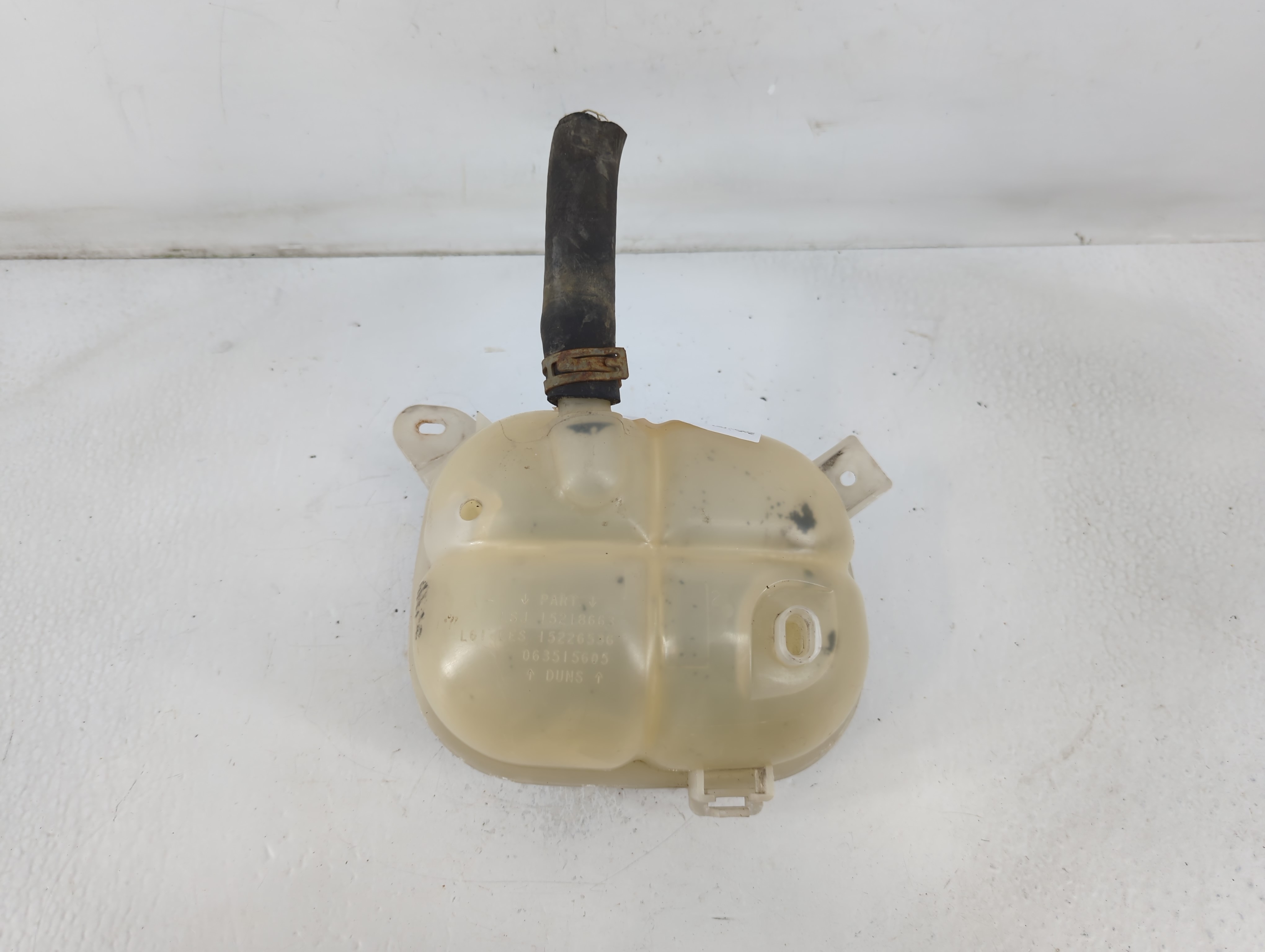 Picture of 2005 Chevrolet Cobalt Radiator Coolant Overflow Expansion Tank Bottle 779453