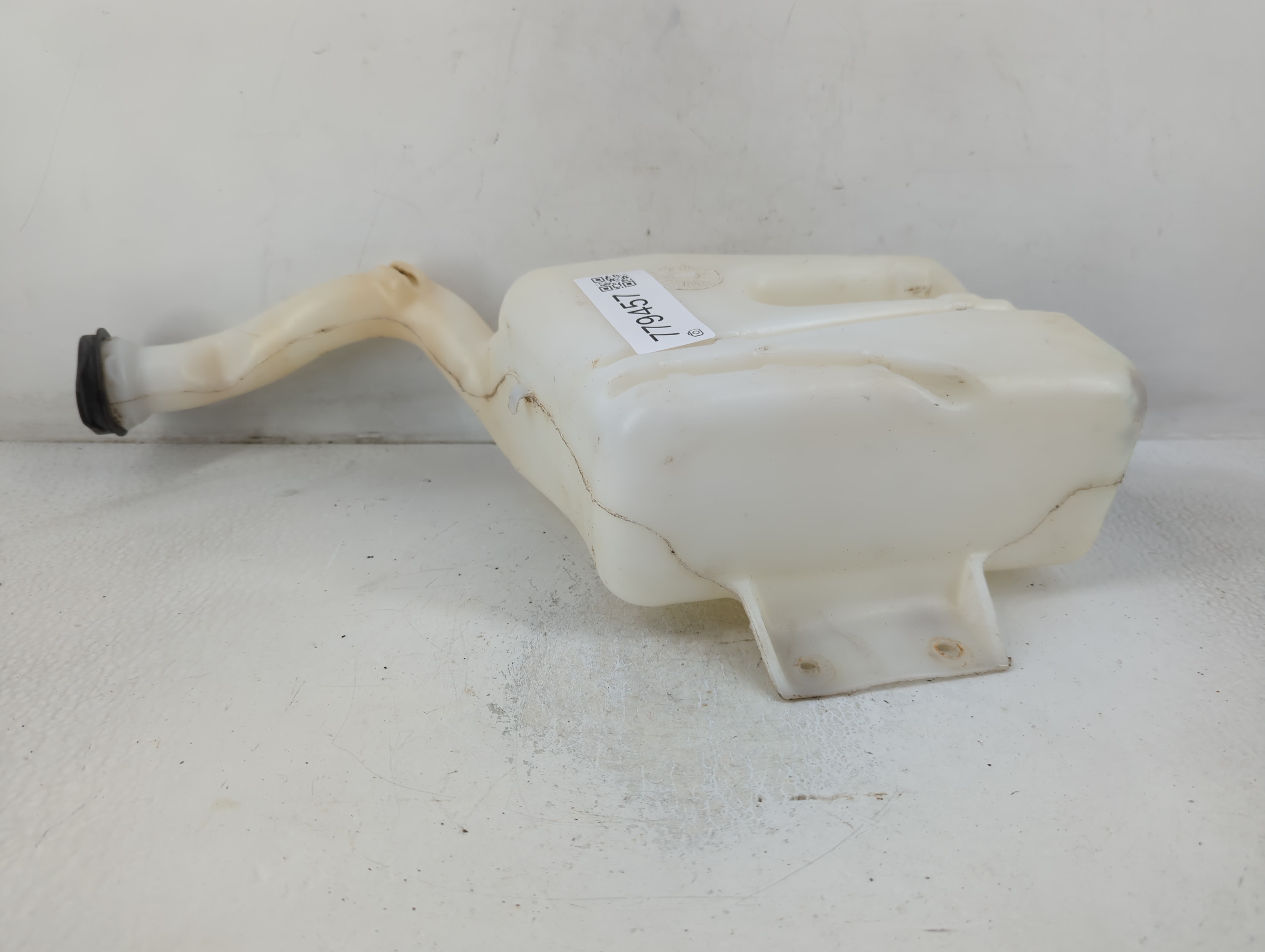 2012-2018 Ford Focus Windshield Washer Fluid Reservoir Bottle Oem 779457 - Oemusedautoparts1.com