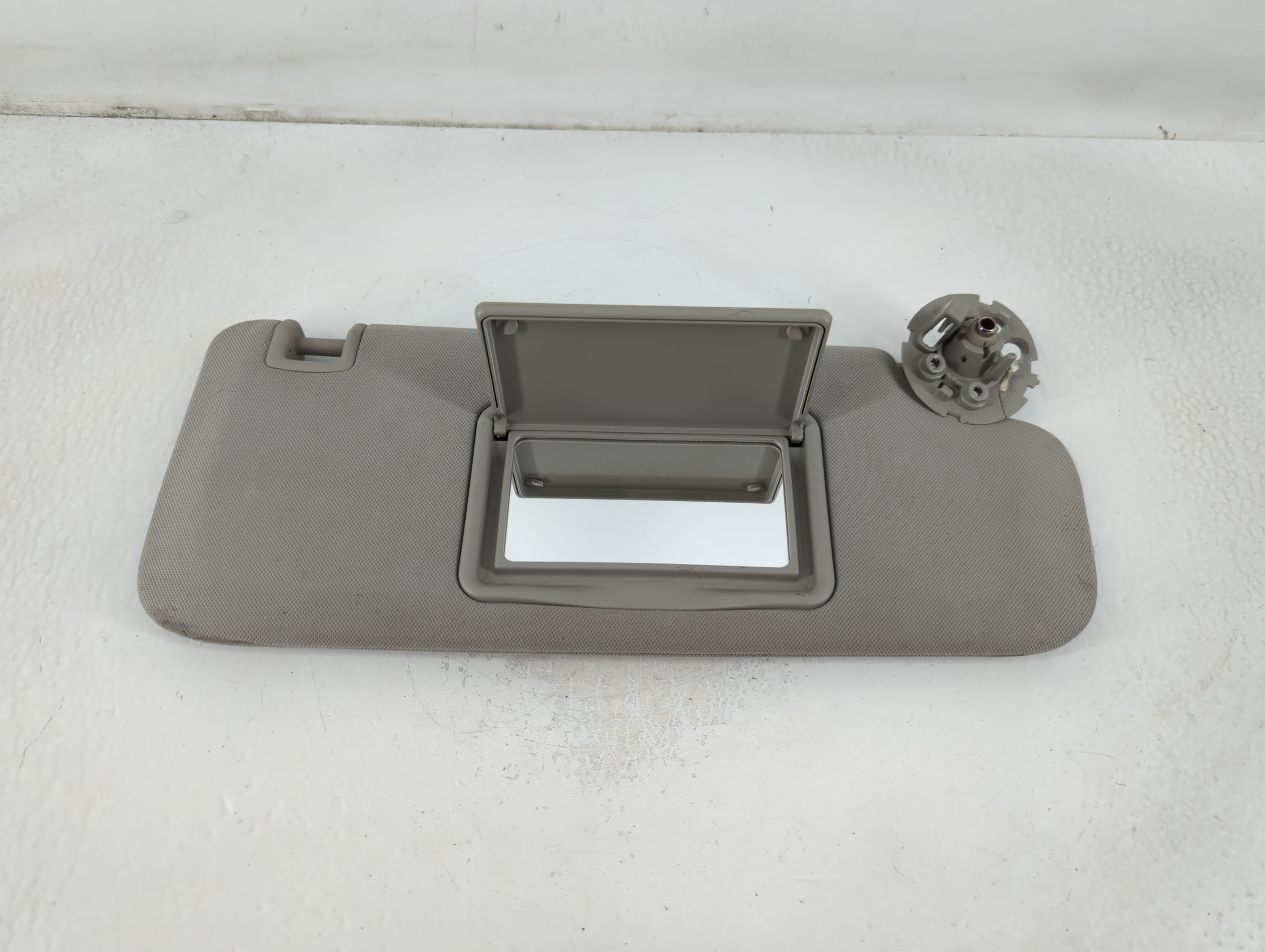 2004-2012 Chevrolet Malibu Passenger Sun Visor Mirror Right Sunvisor Grey 779460 - Oemusedautoparts1.com