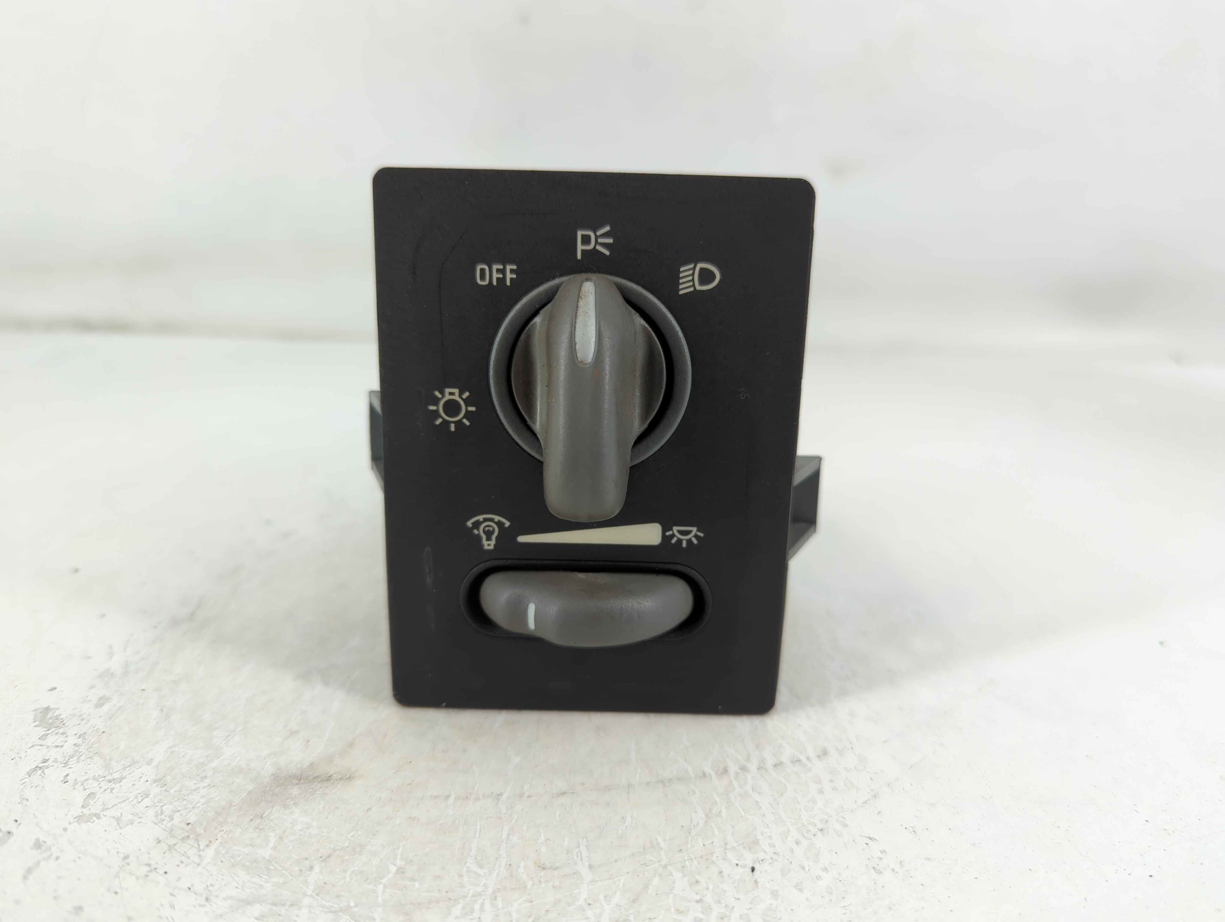 2001 Pontiac Grand Prix Headlight Head Light Switch Lamp Control 779483 - Oemusedautoparts1.com