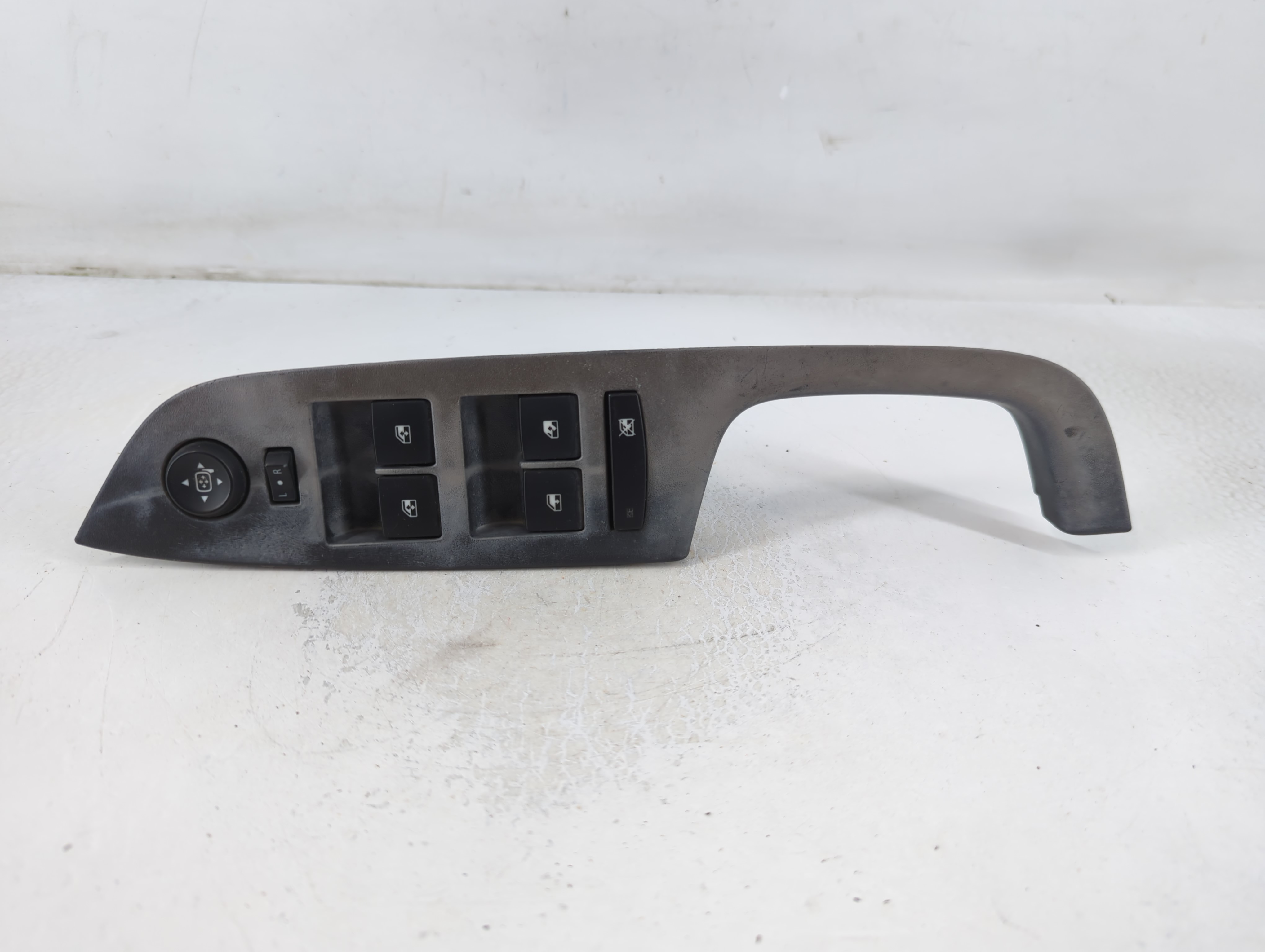 2010-2017 Chevrolet Equinox Driver Left Door Master Power Window Switch 779486 - Oemusedautoparts1.com