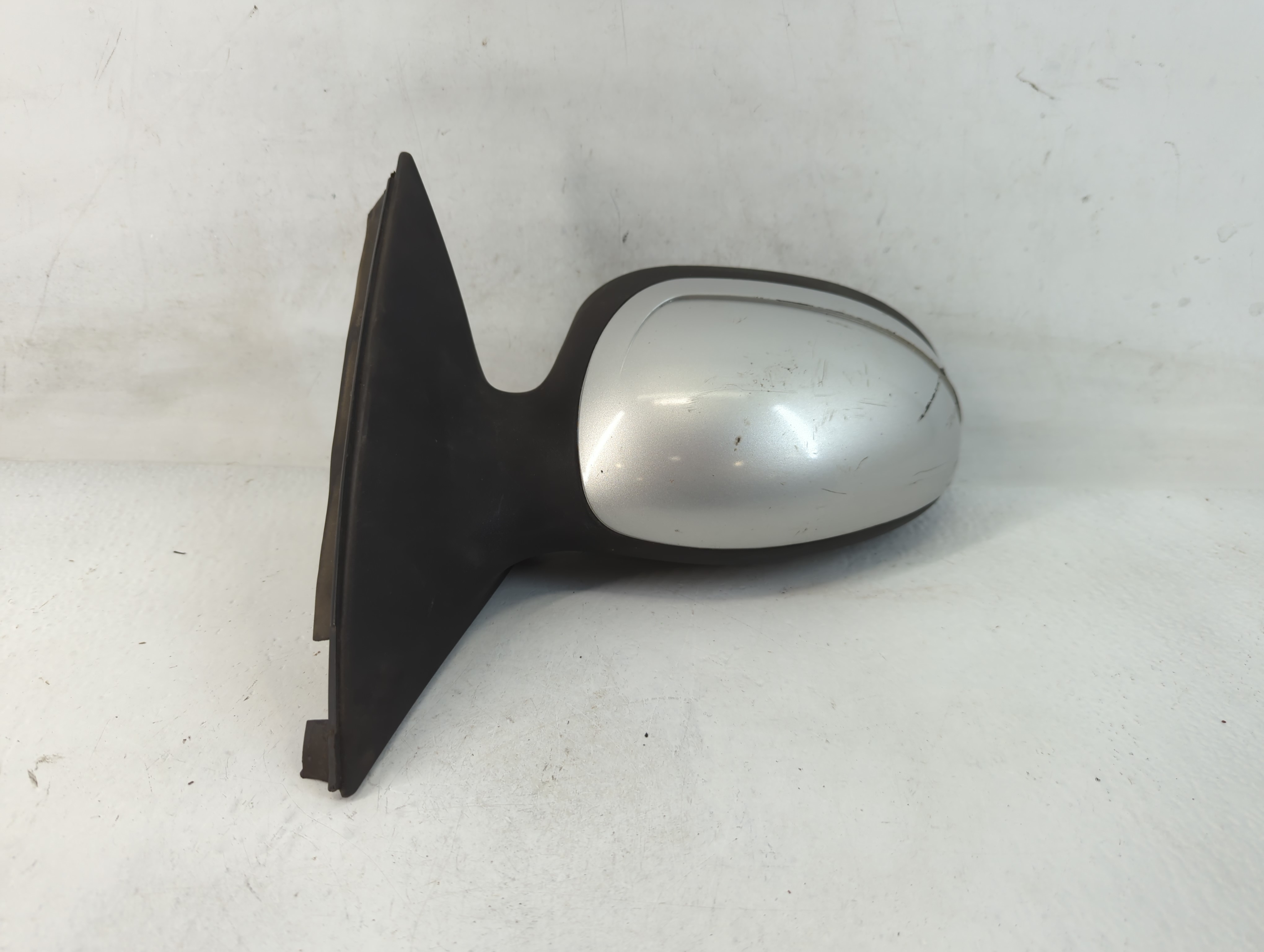 2002-2005 Mercury Sable Driver Left Side View Manual Door Mirror Silver 779498 - Oemusedautoparts1.com