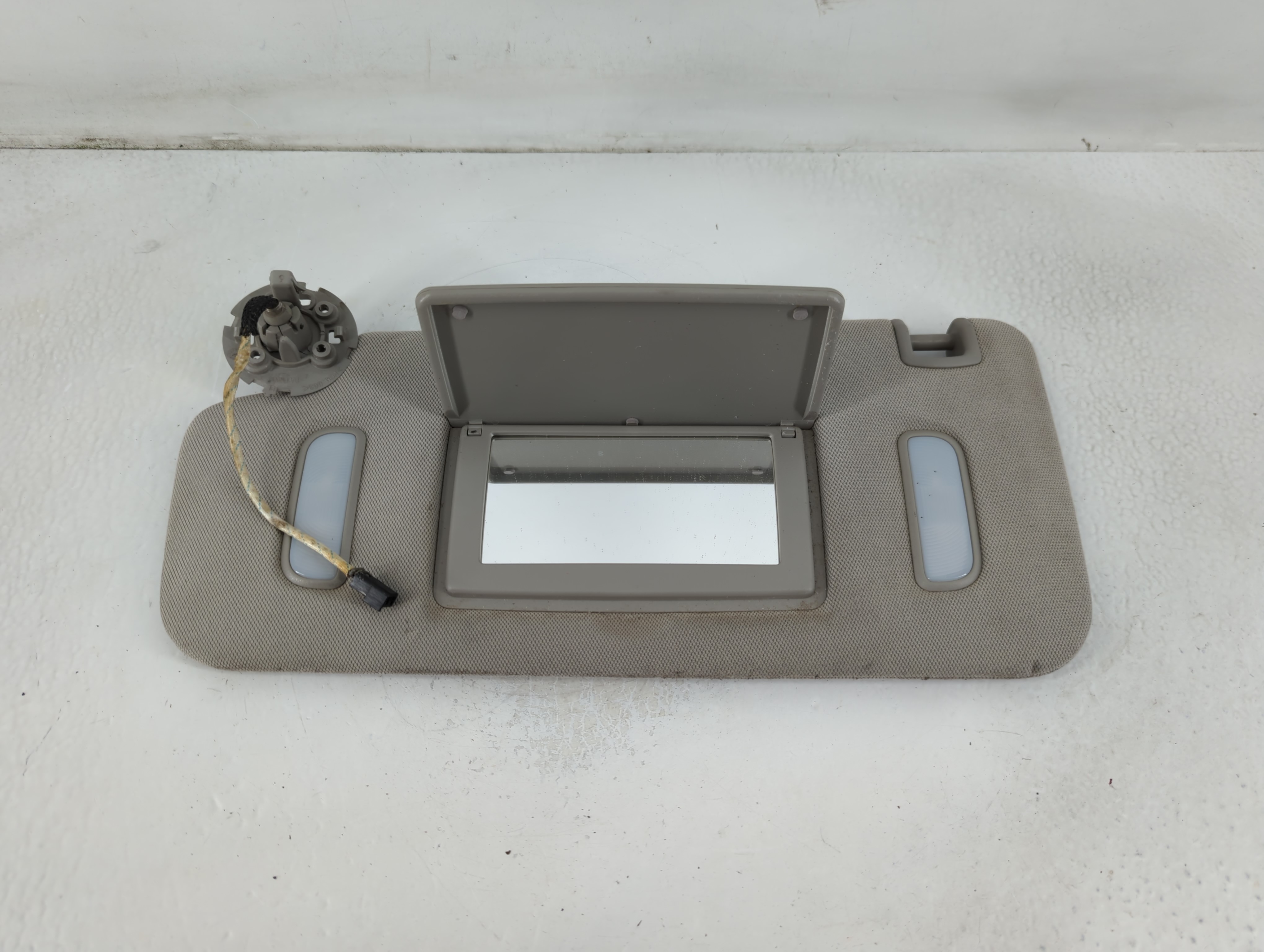 2010-2017 Chevrolet Equinox Driver Sun Visor Mirror Left Sunvisor Grey 779534 - Oemusedautoparts1.com