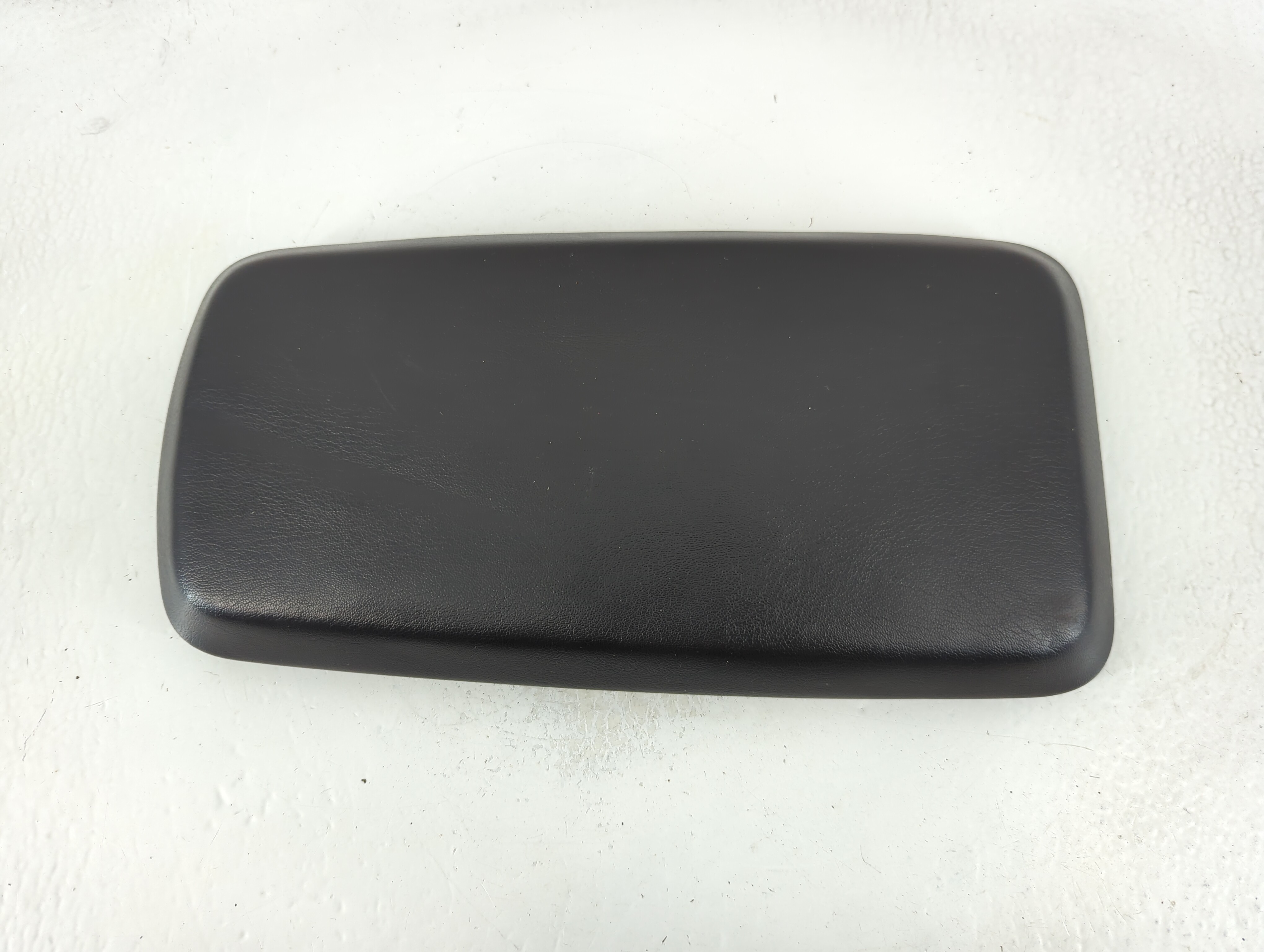 2008 Pontiac Torrent Center Console Armrest Cover Lid Black 779537 - Oemusedautoparts1.com