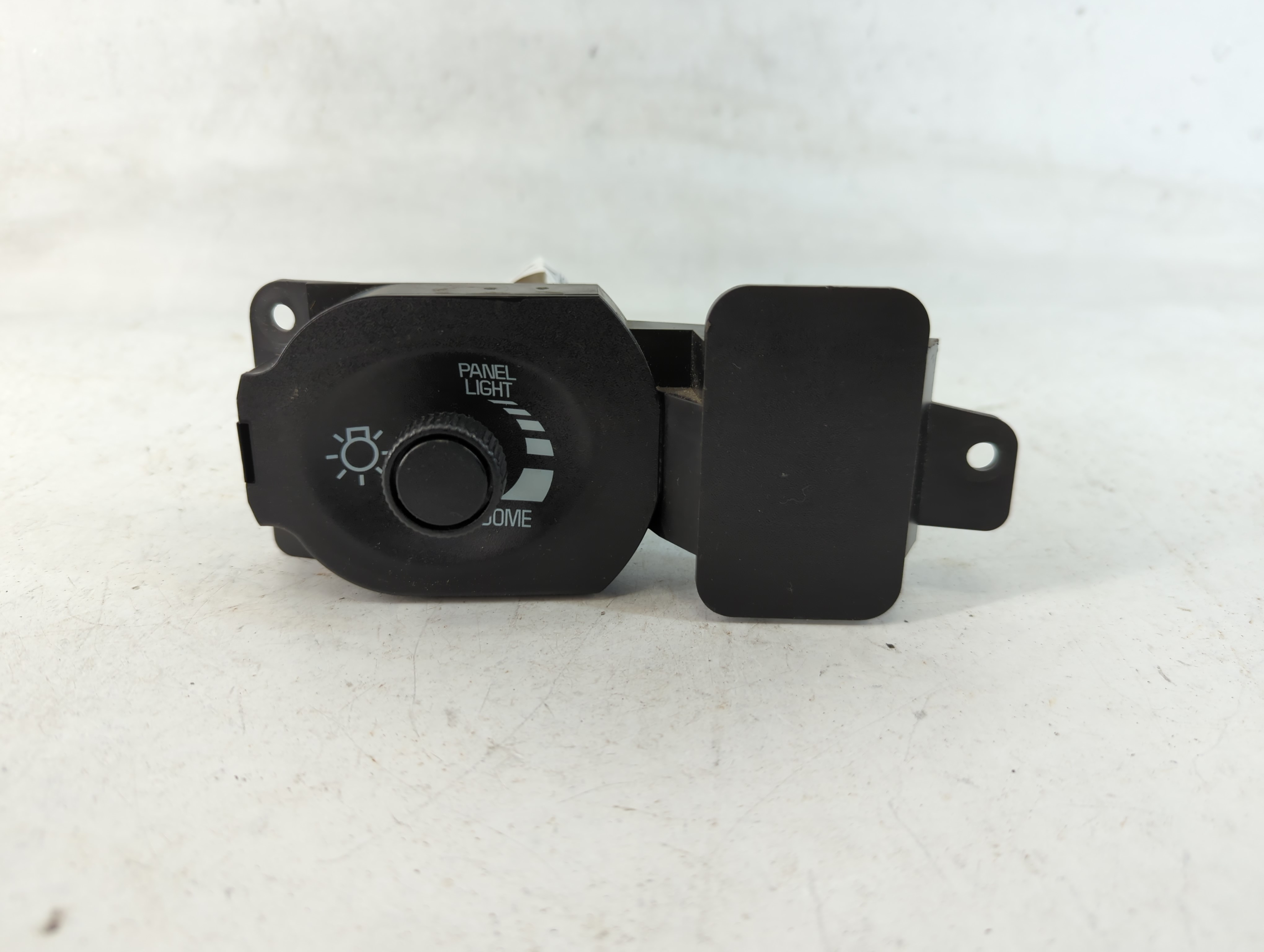 2000-2005 Chevrolet Impala Headlight Head Light Switch Lamp Control 779551 - Oemusedautoparts1.com